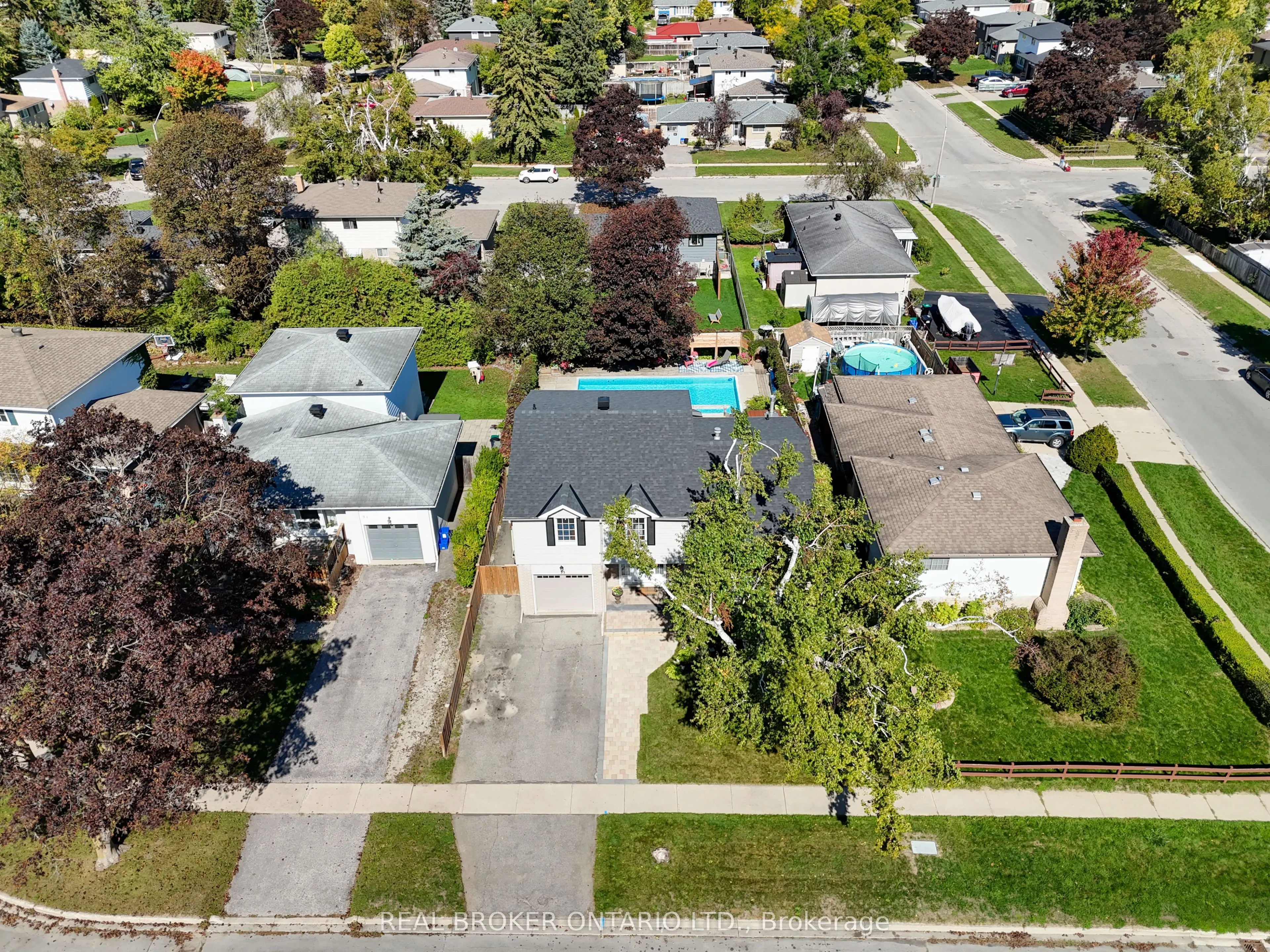 33 Porter Crescent