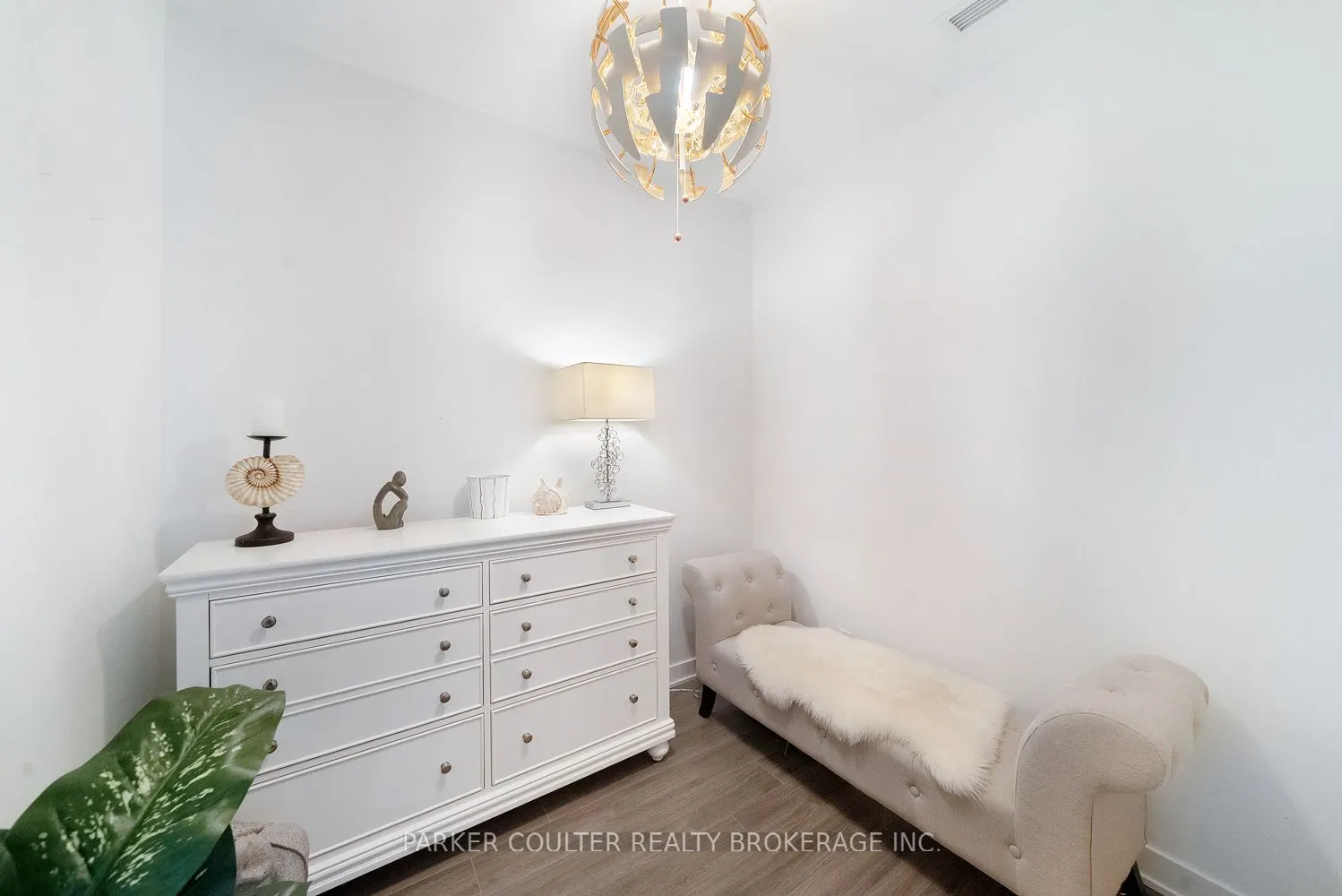 681 Yonge Street, #114