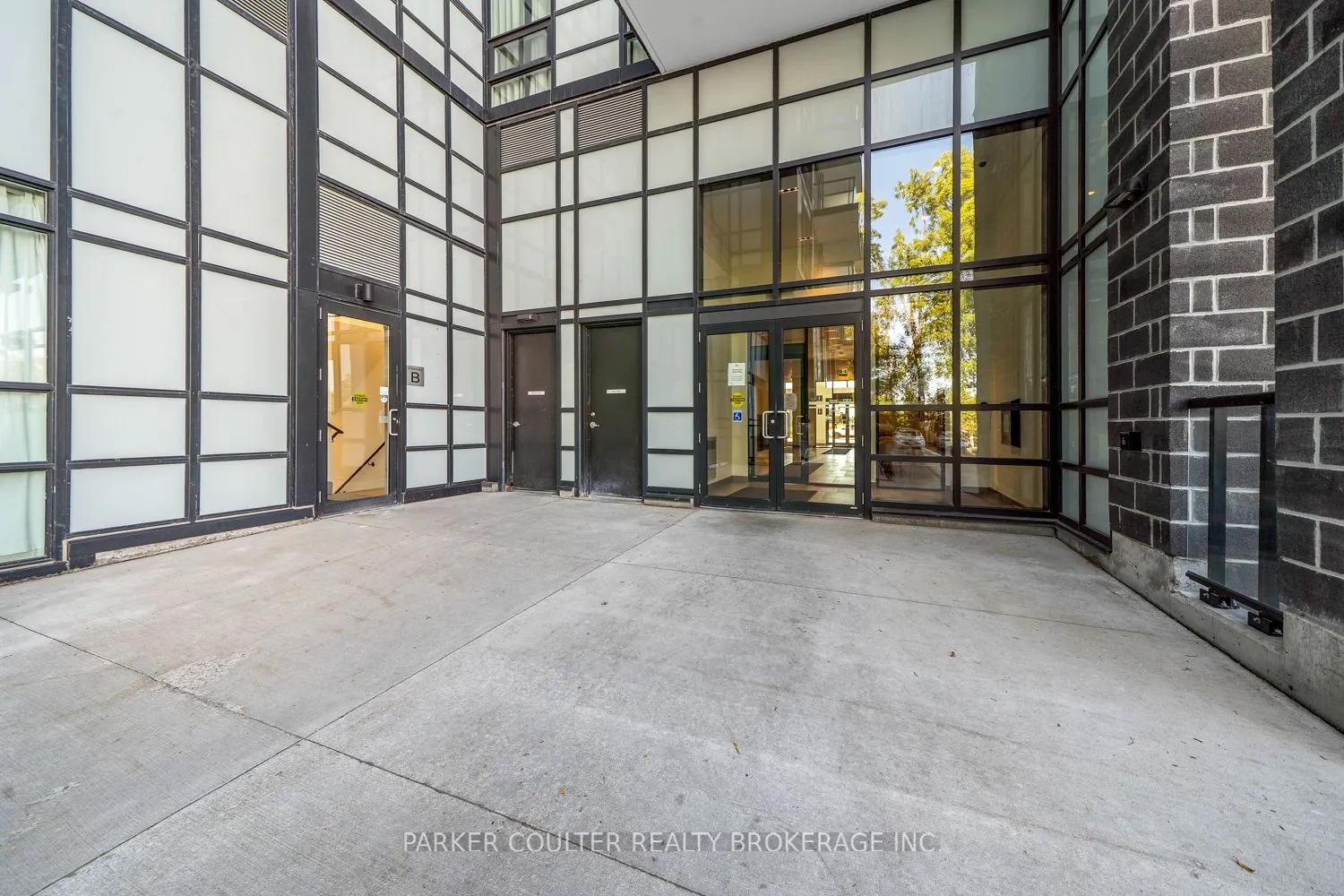 681 Yonge Street, #114