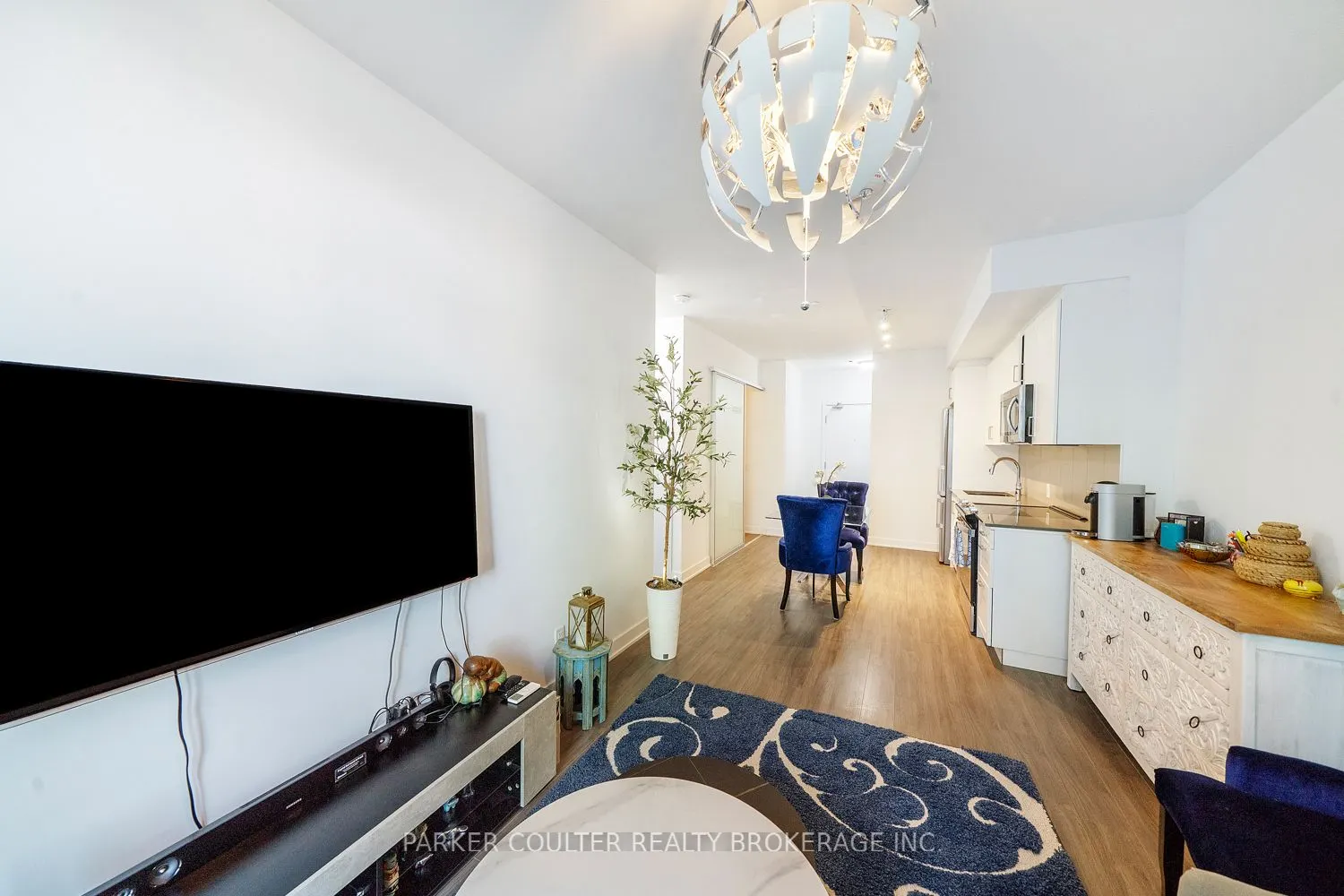681 Yonge Street, #114