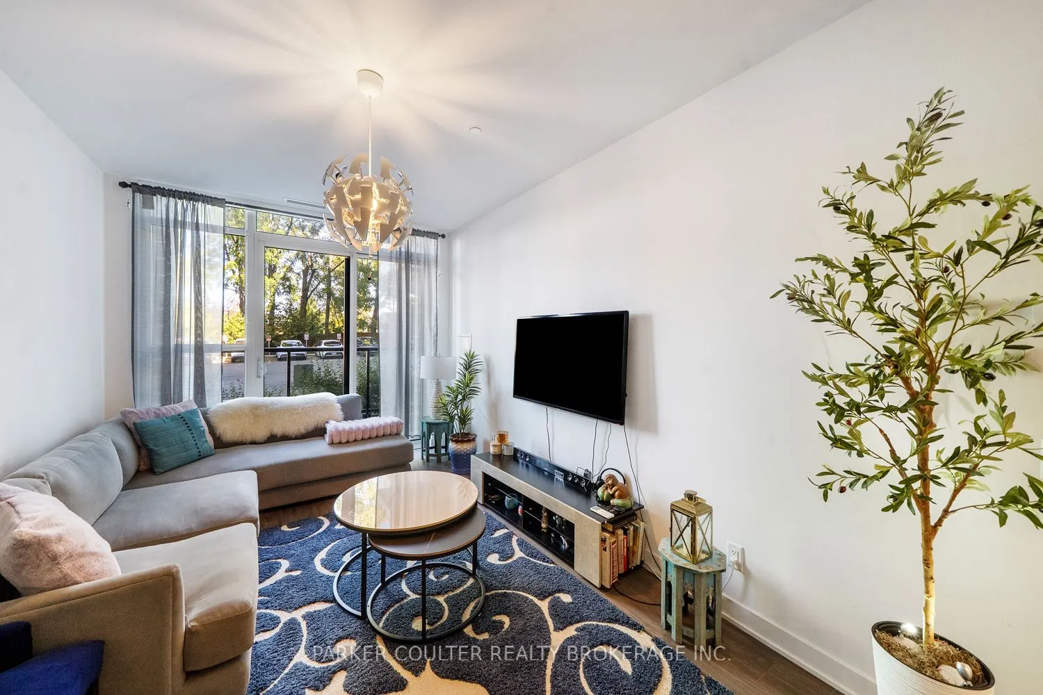 681 Yonge Street, #114