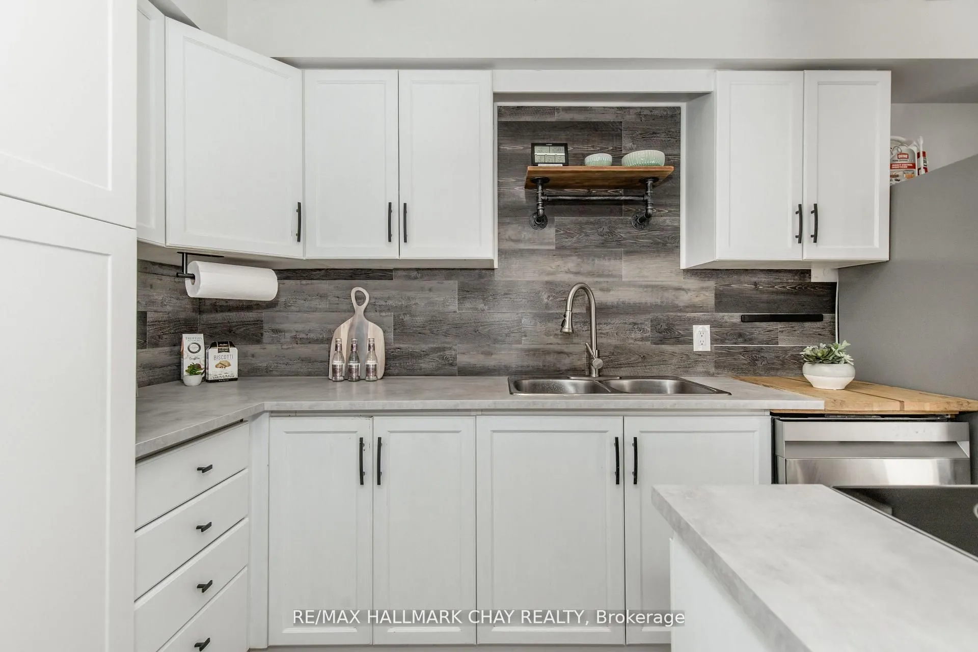 248 Ferndale Drive S