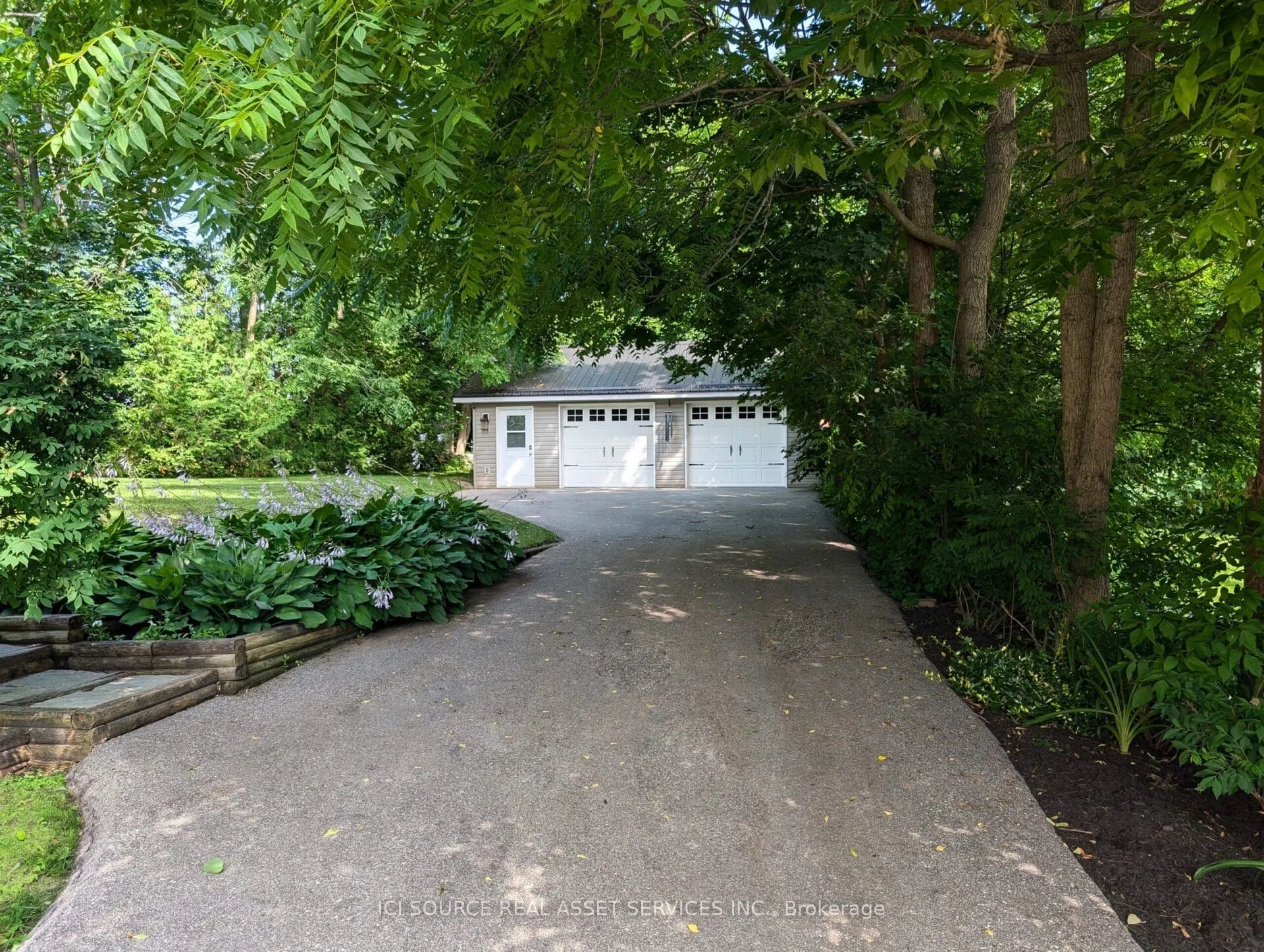 260 Colborne Street W