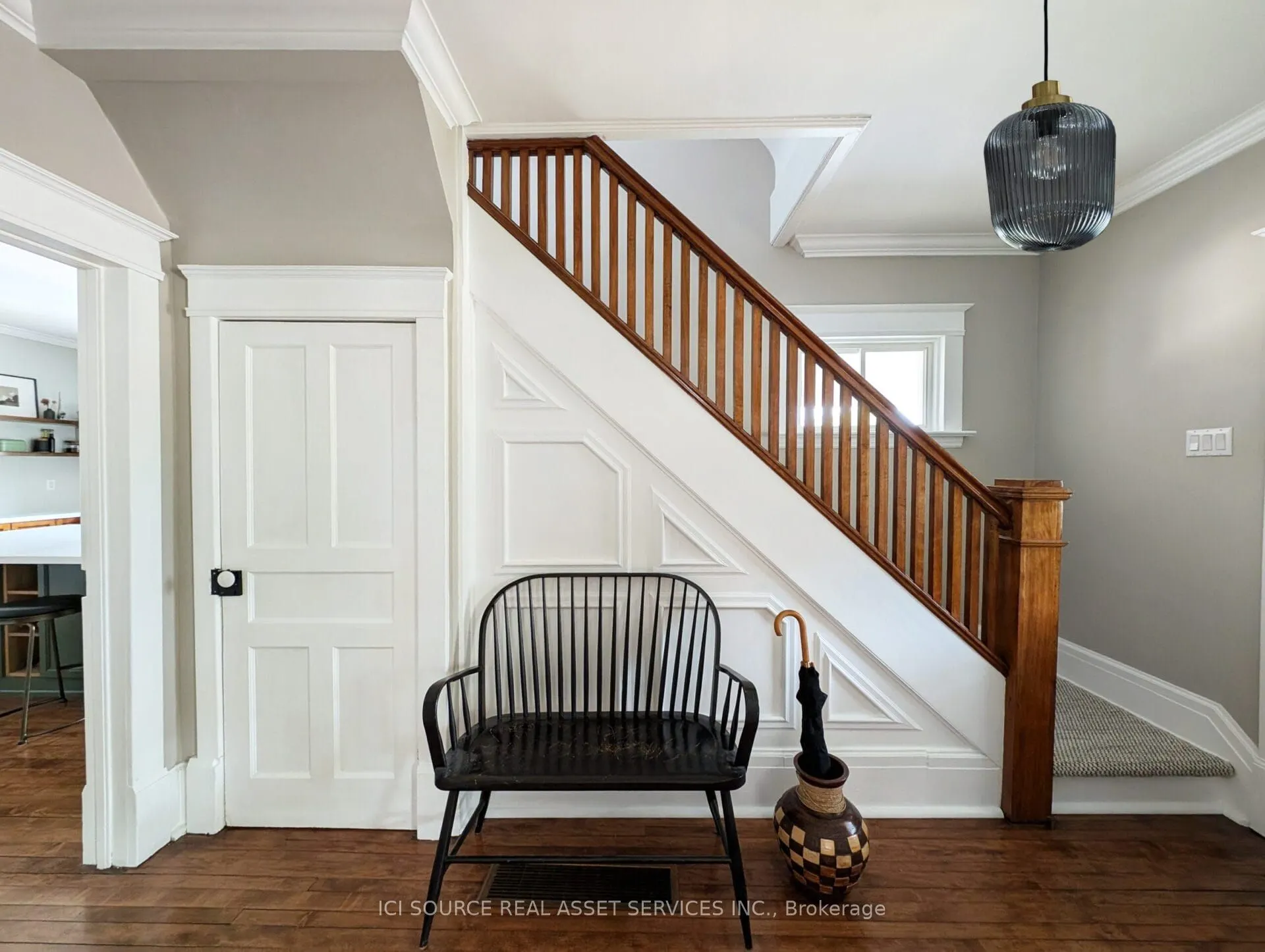 260 Colborne Street W