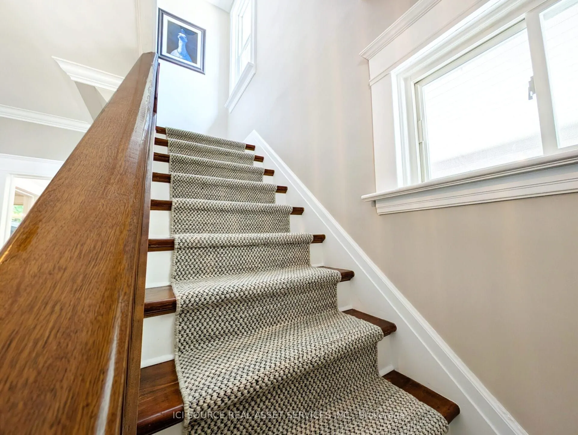260 Colborne Street W