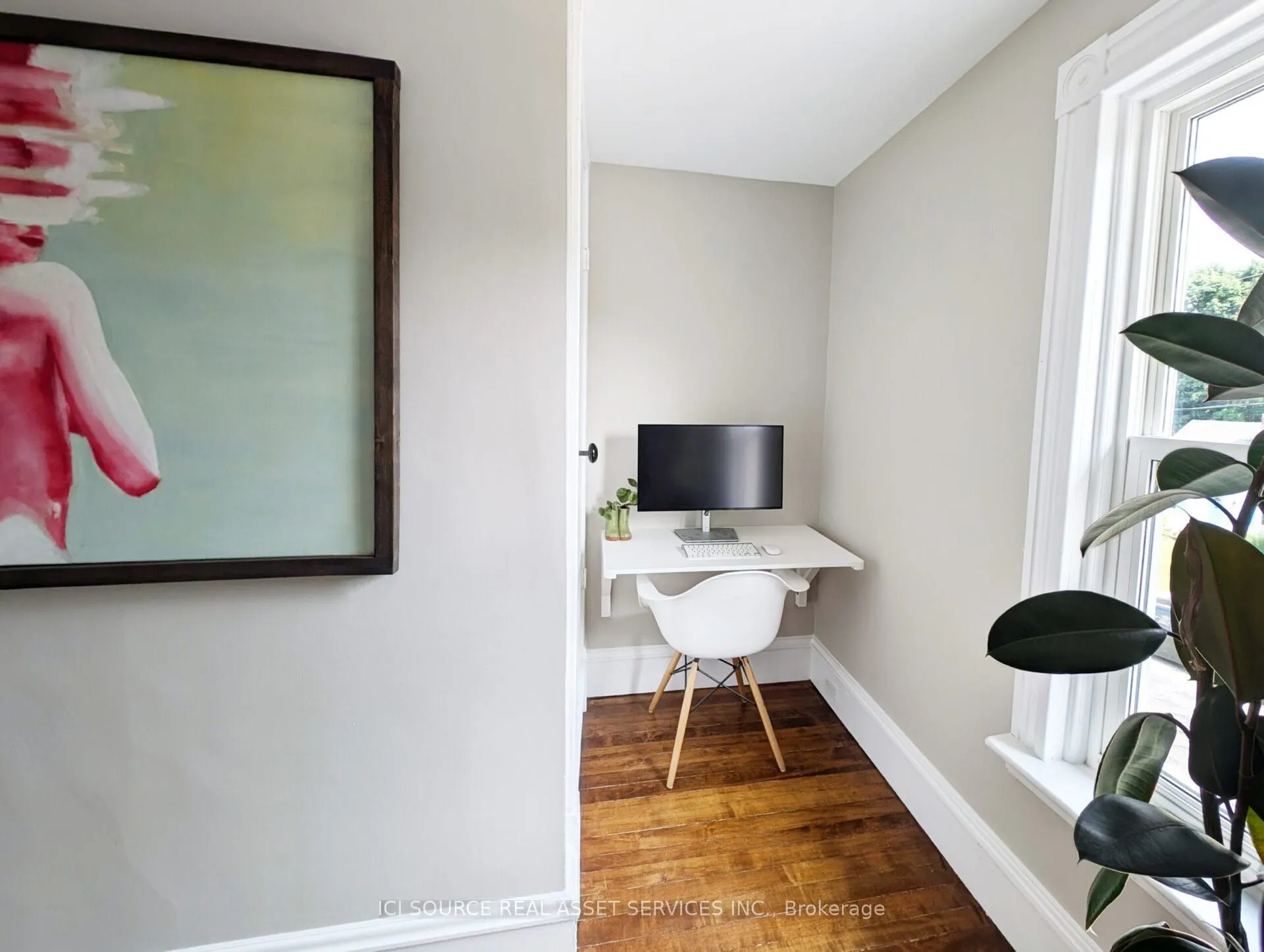 260 Colborne Street W