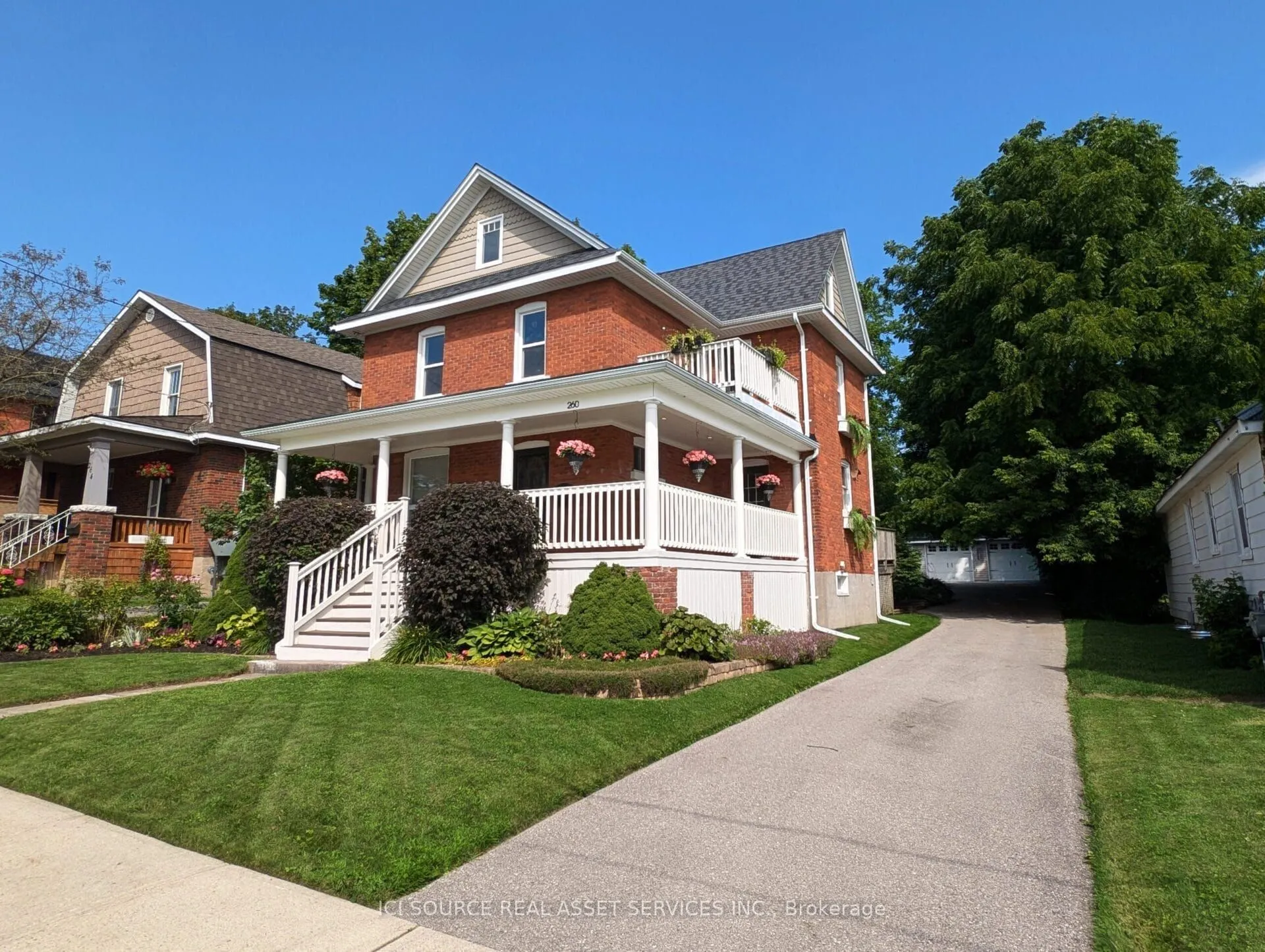 260 Colborne Street W