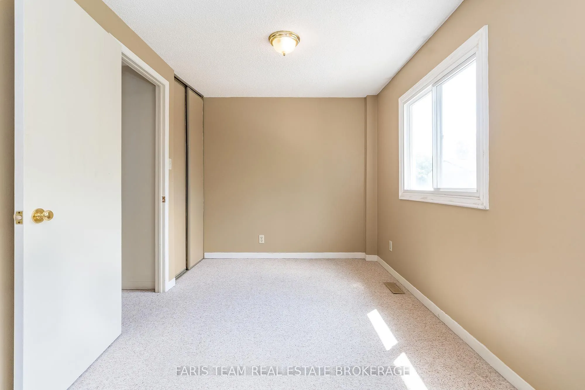 52 Adelaide Street, #7