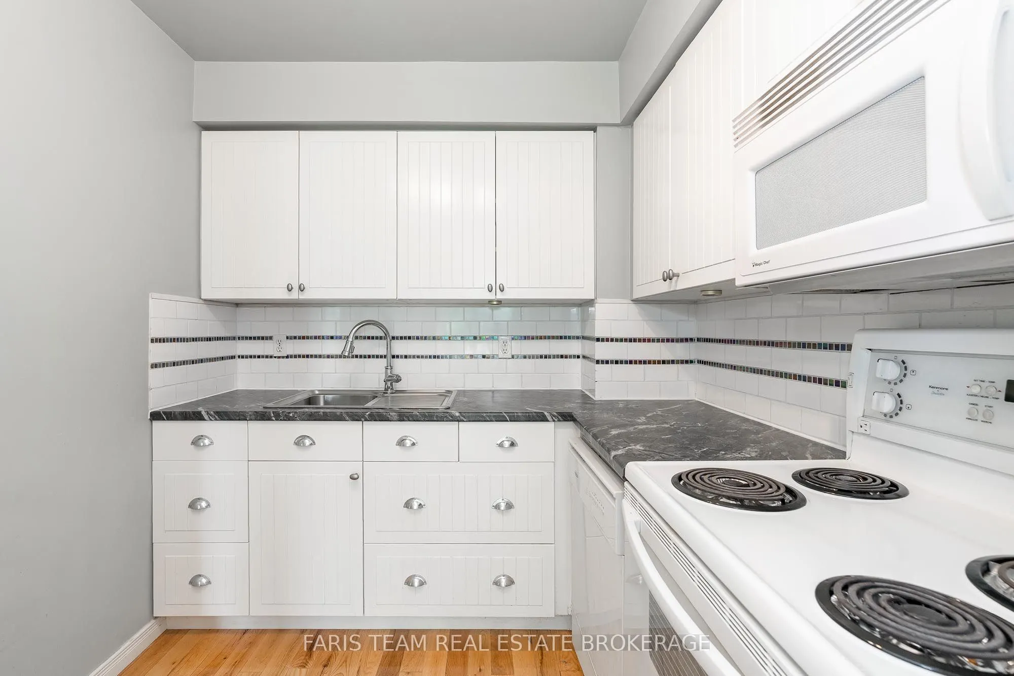 52 Adelaide Street, #7