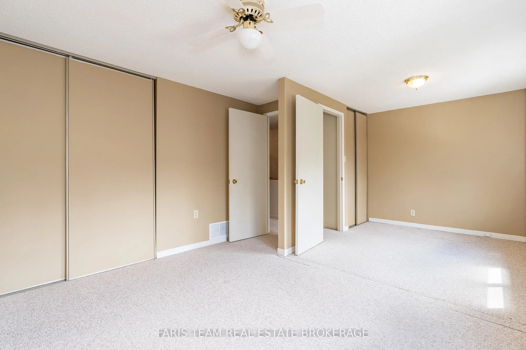 52 Adelaide Street, #7