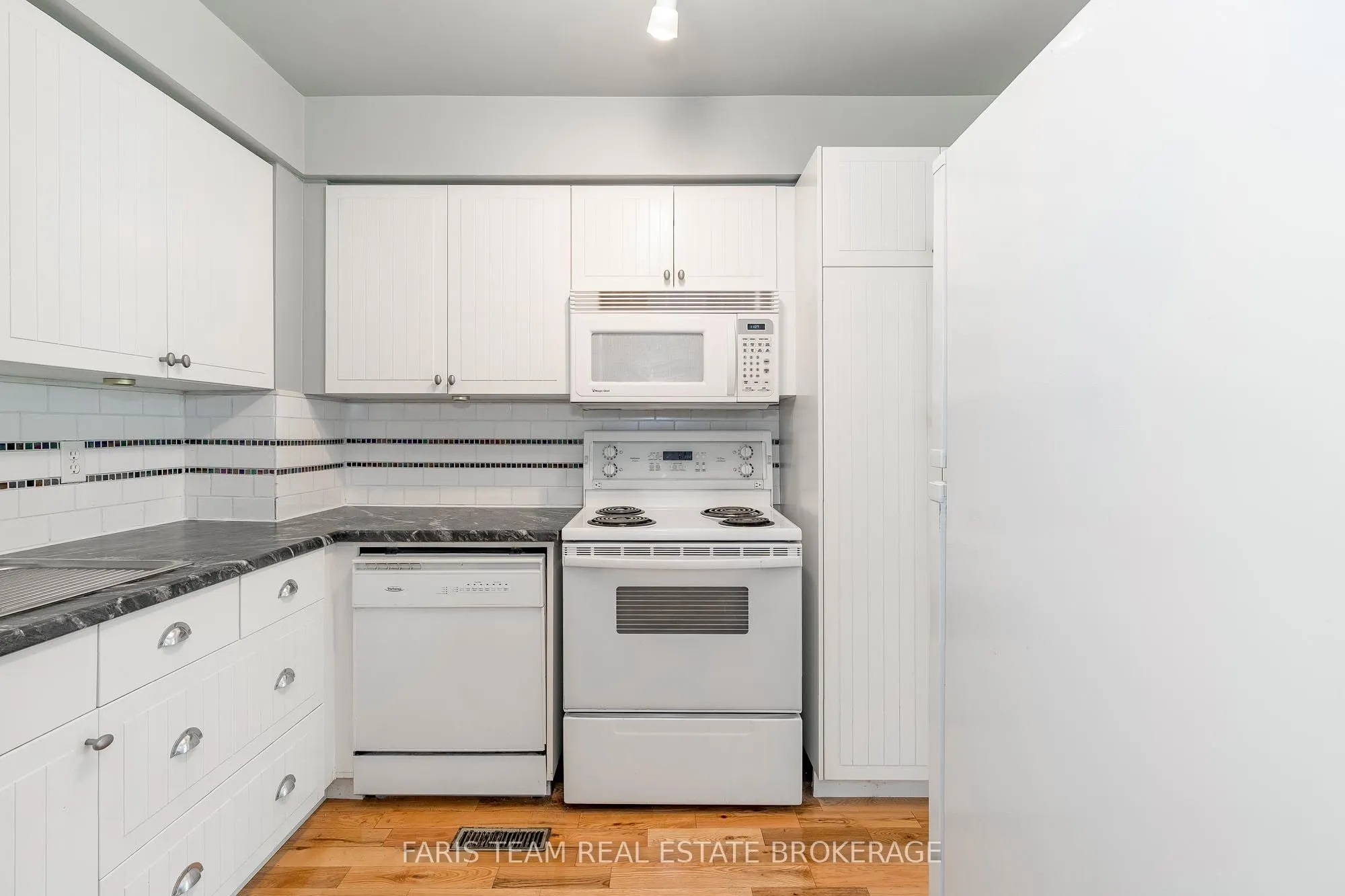 52 Adelaide Street, #7