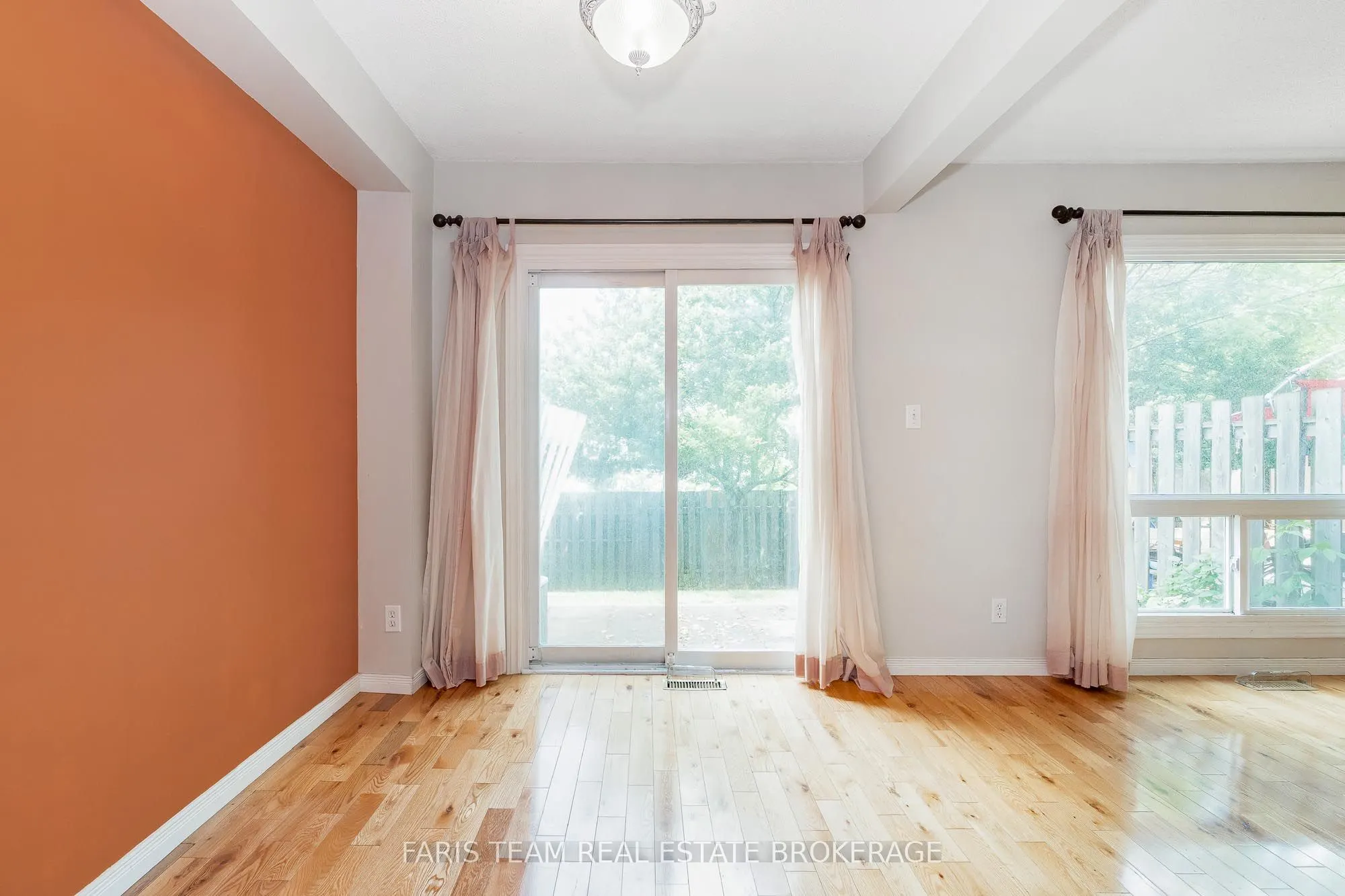 52 Adelaide Street, #7