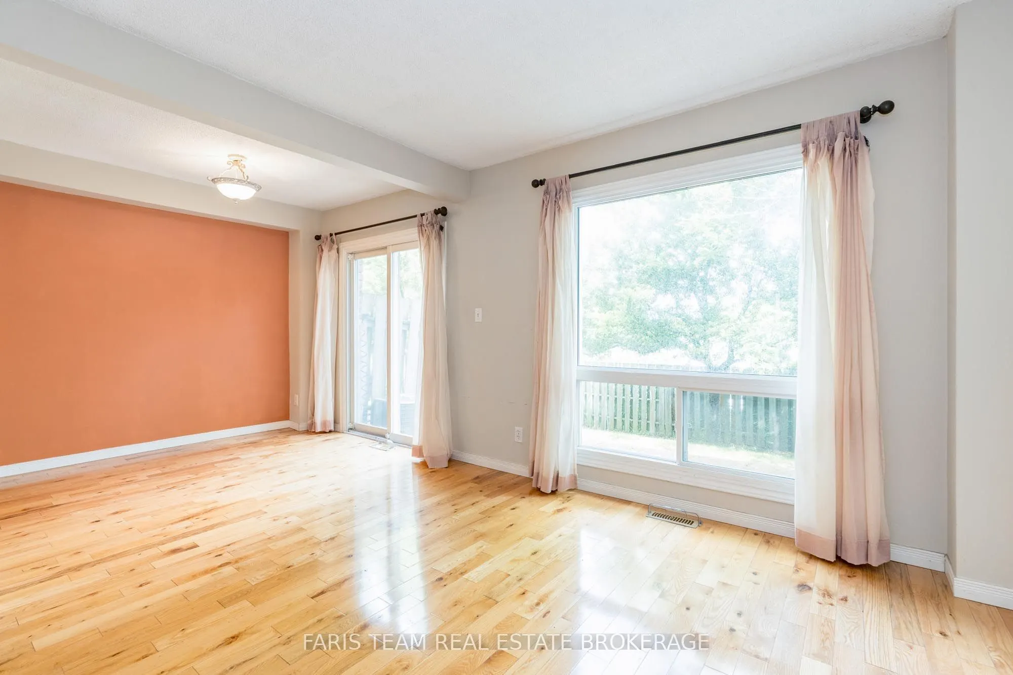 52 Adelaide Street, #7