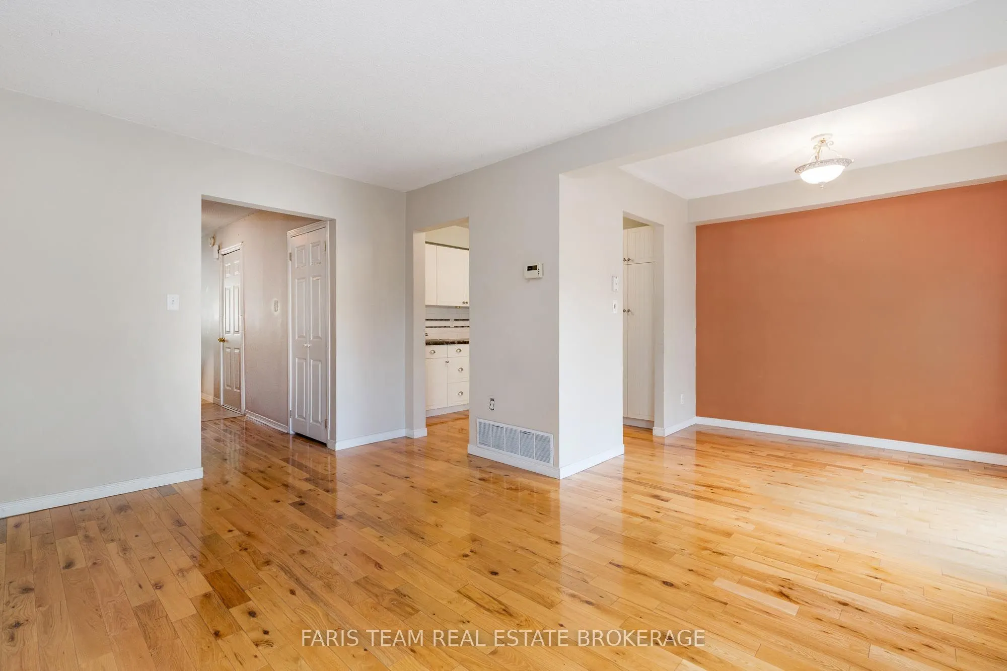 52 Adelaide Street, #7
