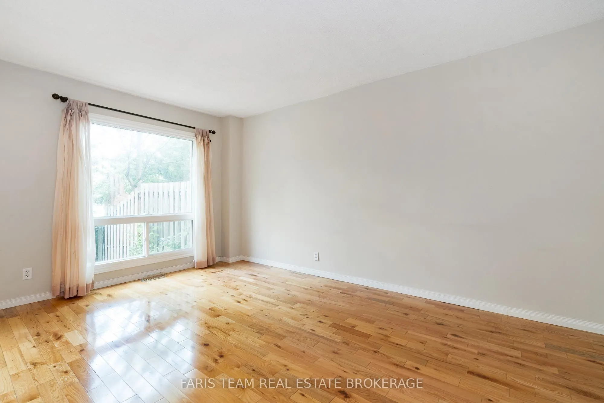 52 Adelaide Street, #7