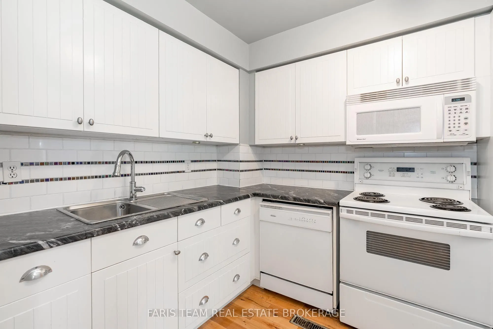 52 Adelaide Street, #7