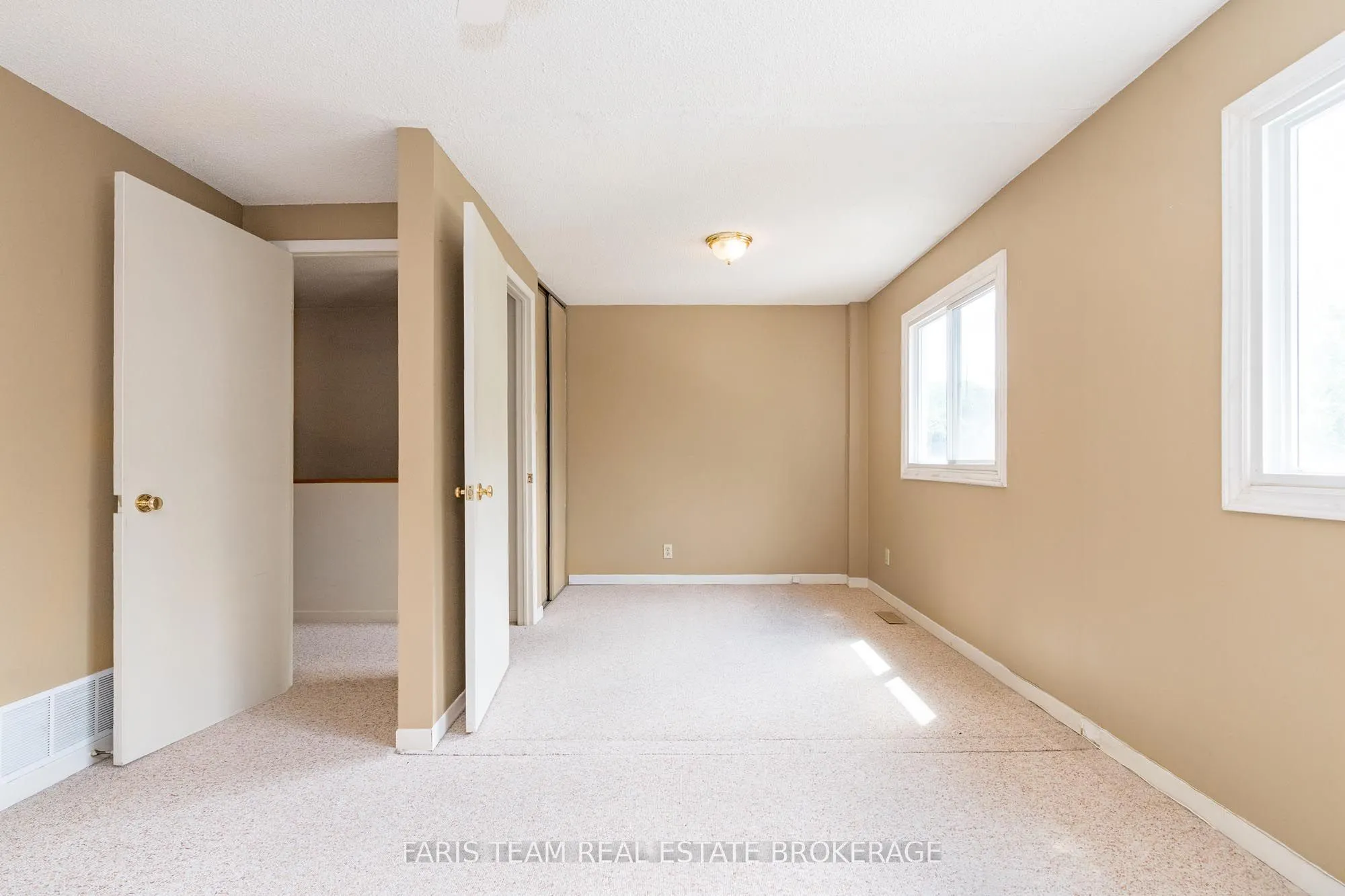 52 Adelaide Street, #7