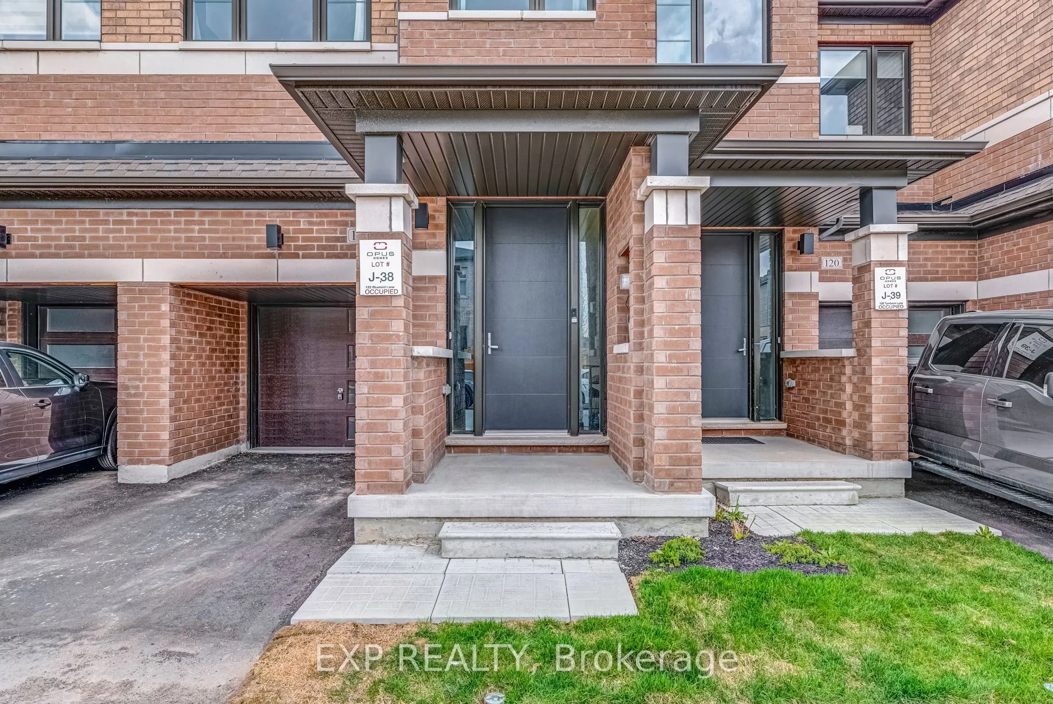 122 Turnberry Lane