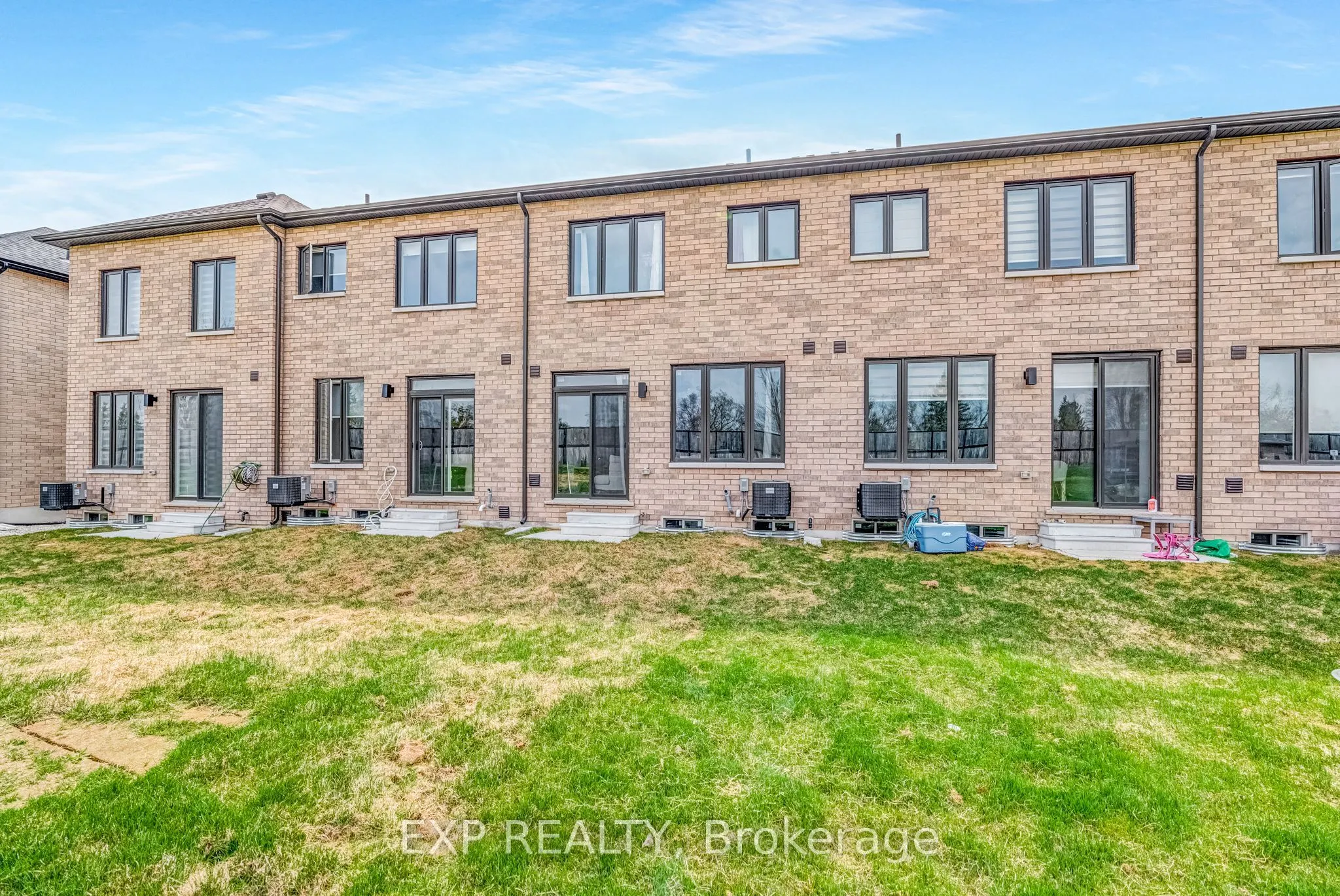 122 Turnberry Lane