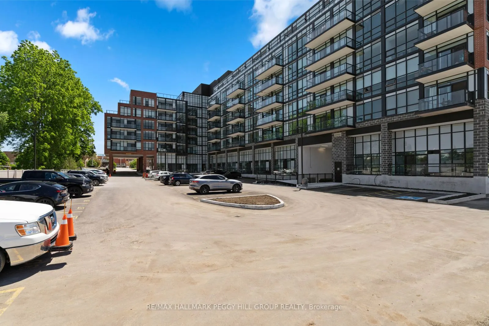 681 Yonge Street, #502