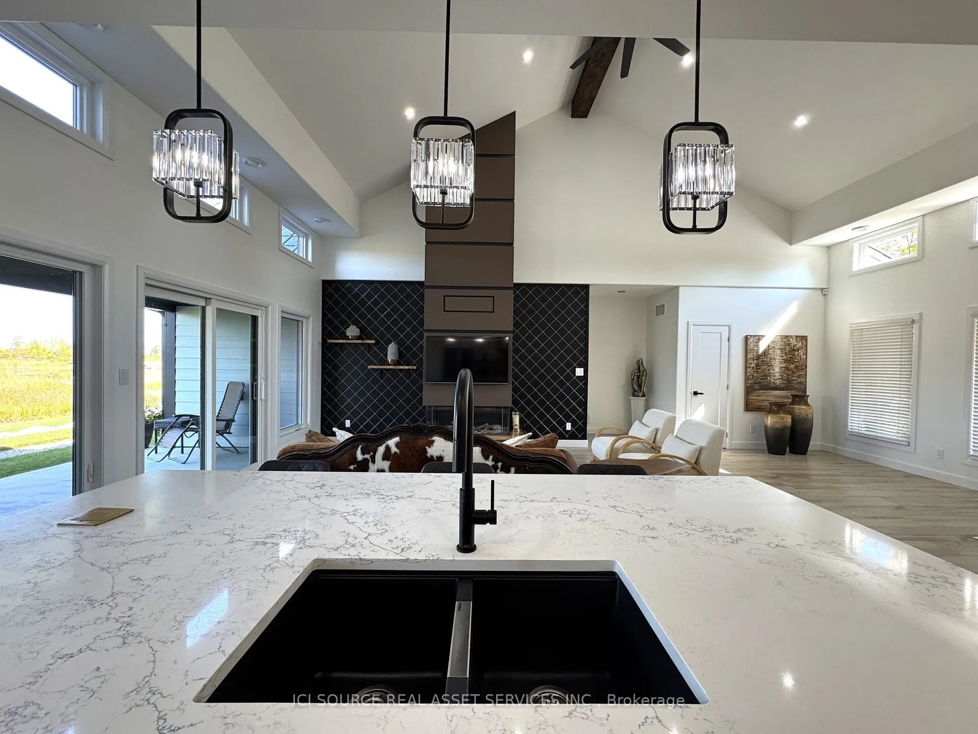 18 Swan Lane