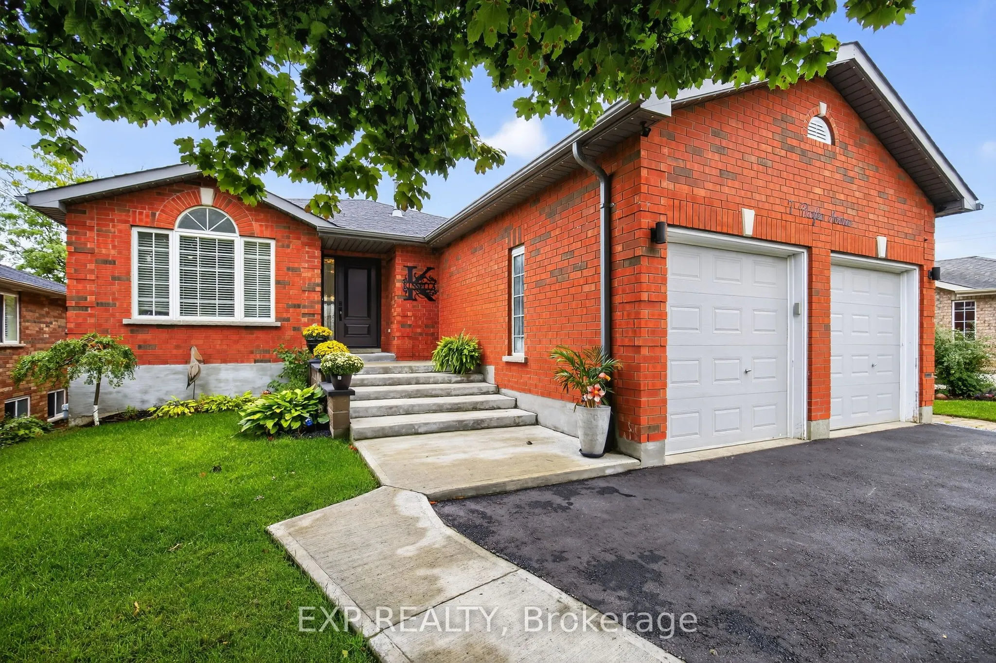 7 Pacific Avenue