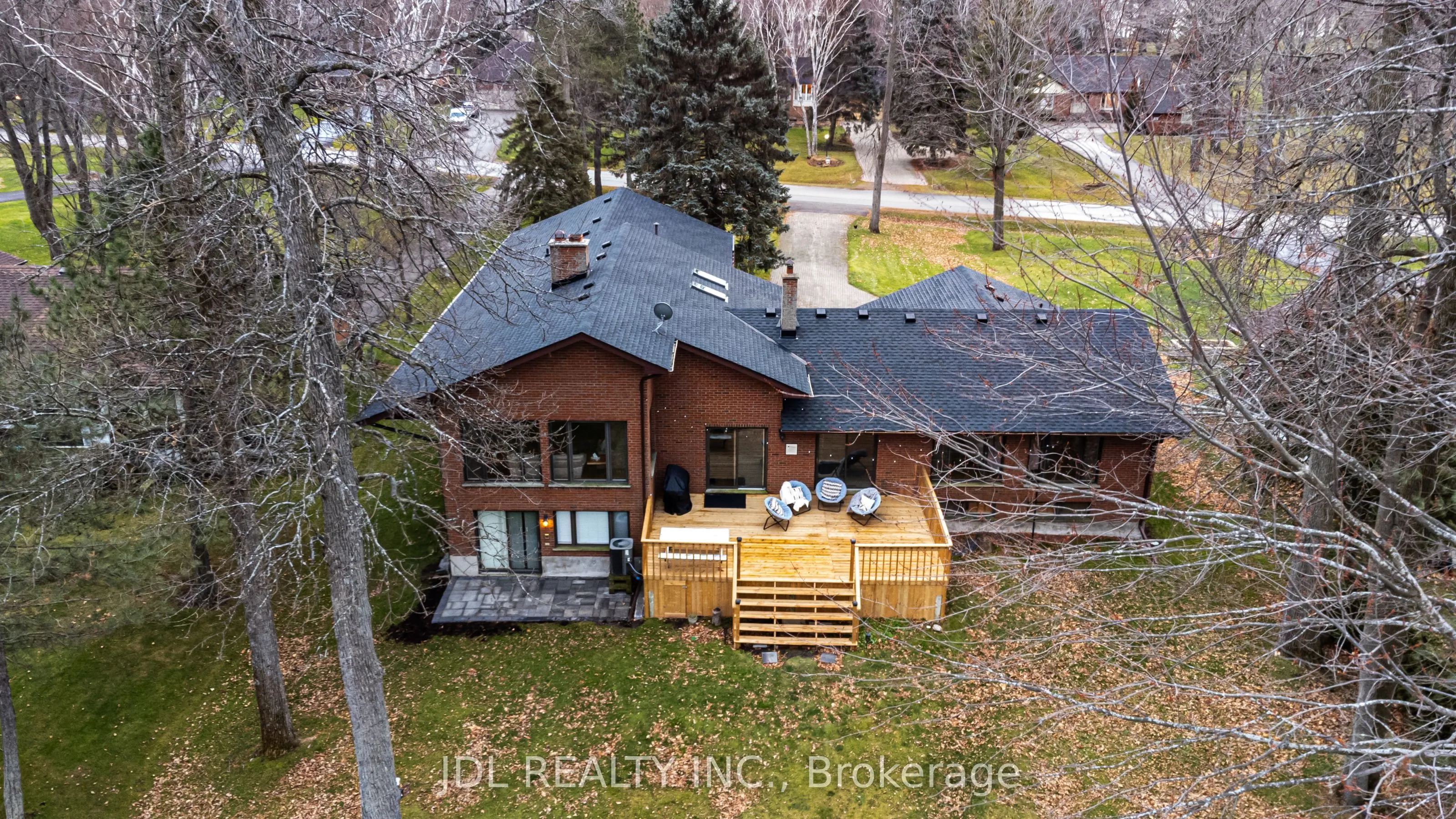16 Thicketwood Place