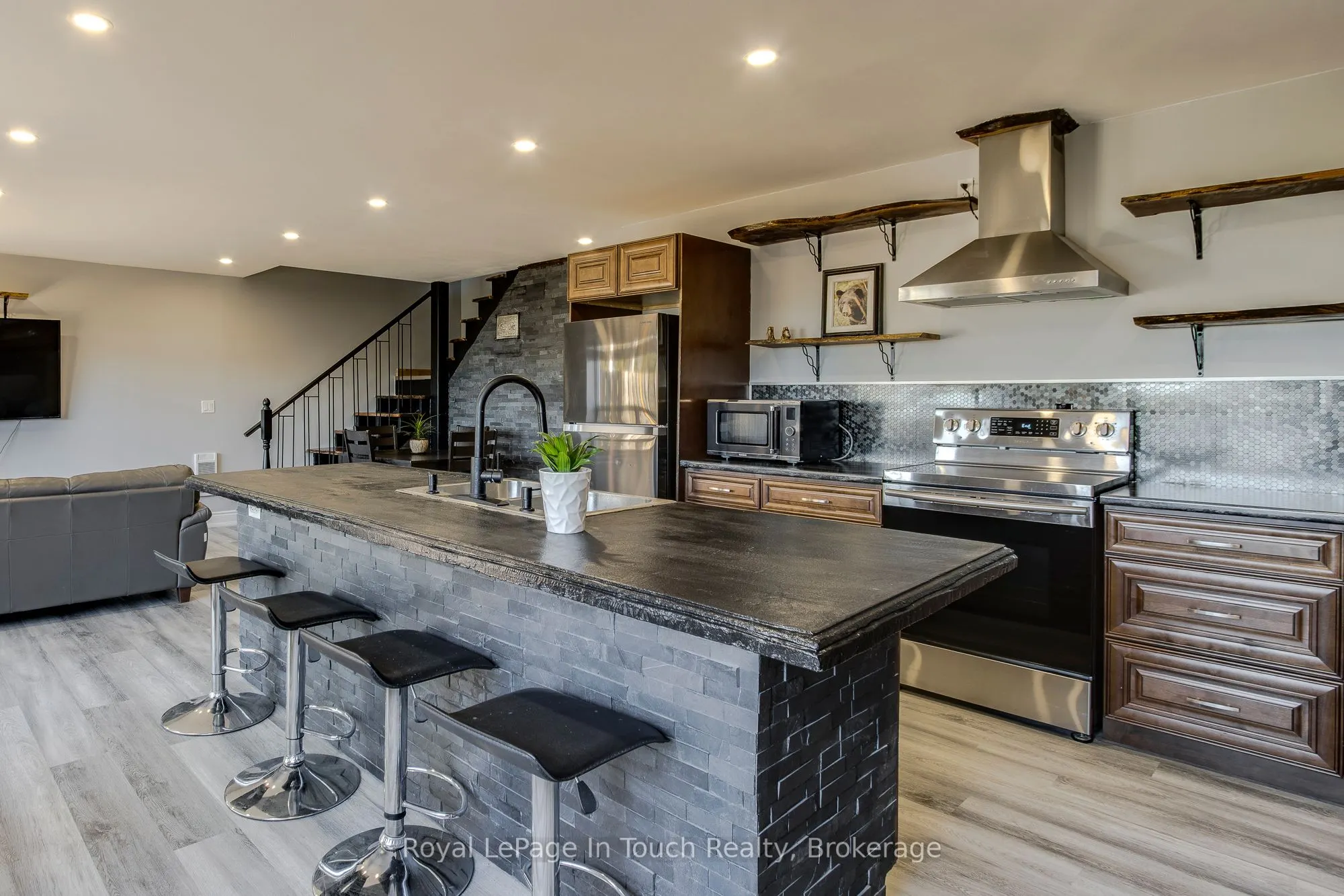 142 Duck Bay Road