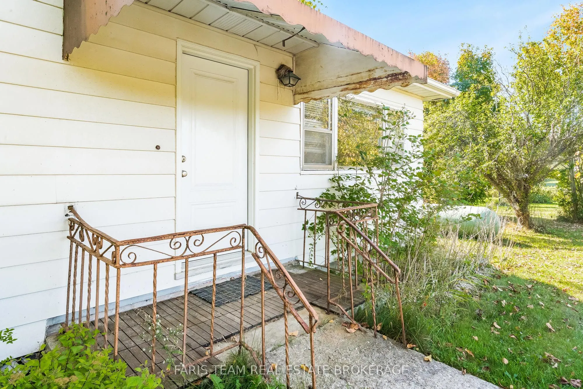 201 Ridge Road W