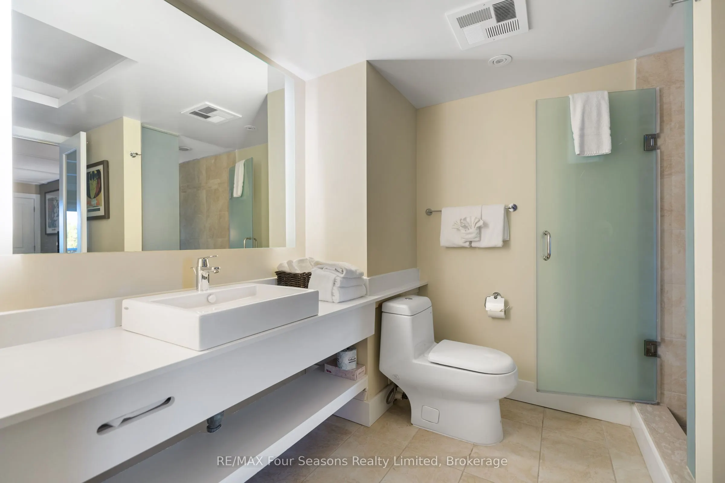 9 Harbour Street E, #6210/6212