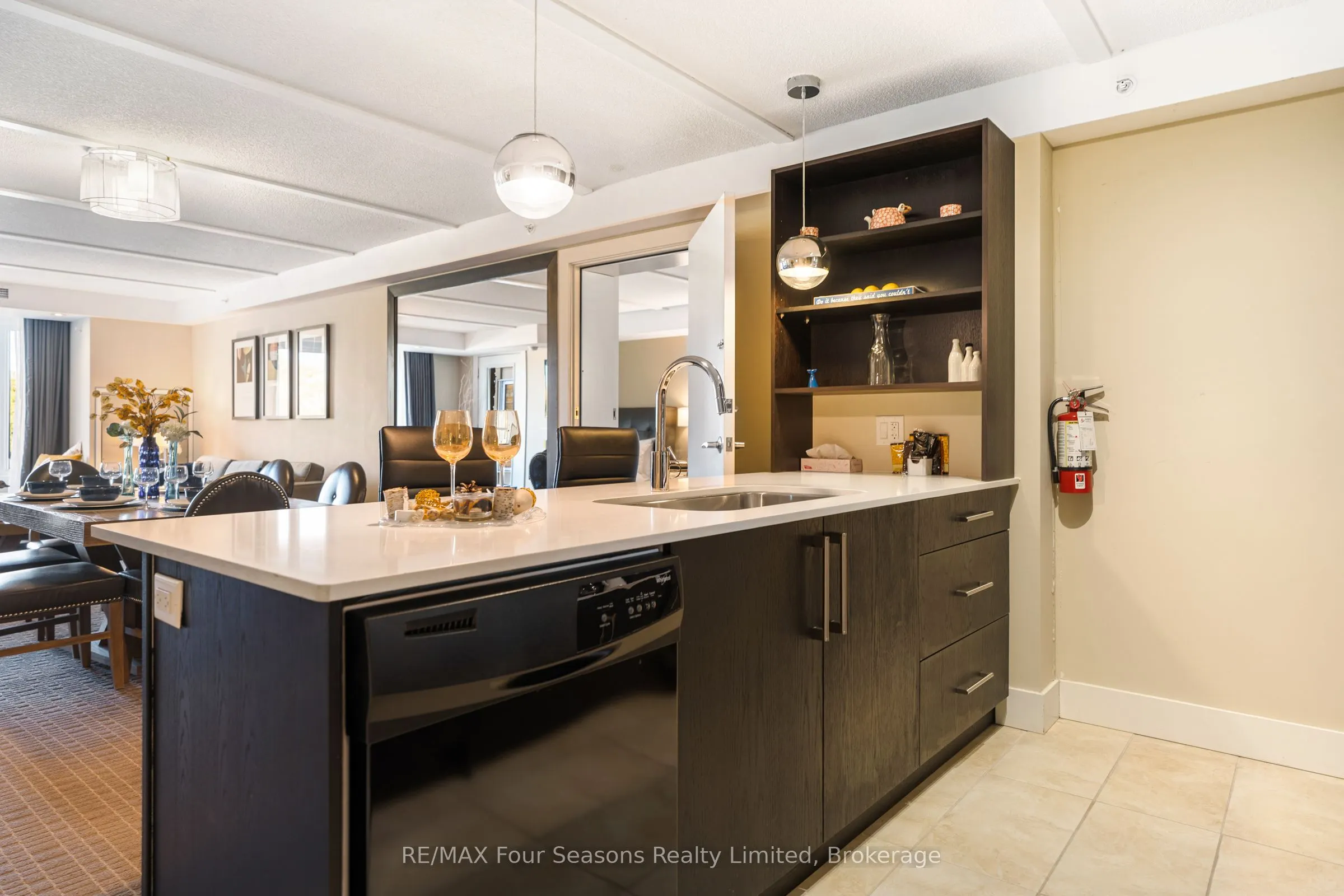9 Harbour Street E, #6210/6212