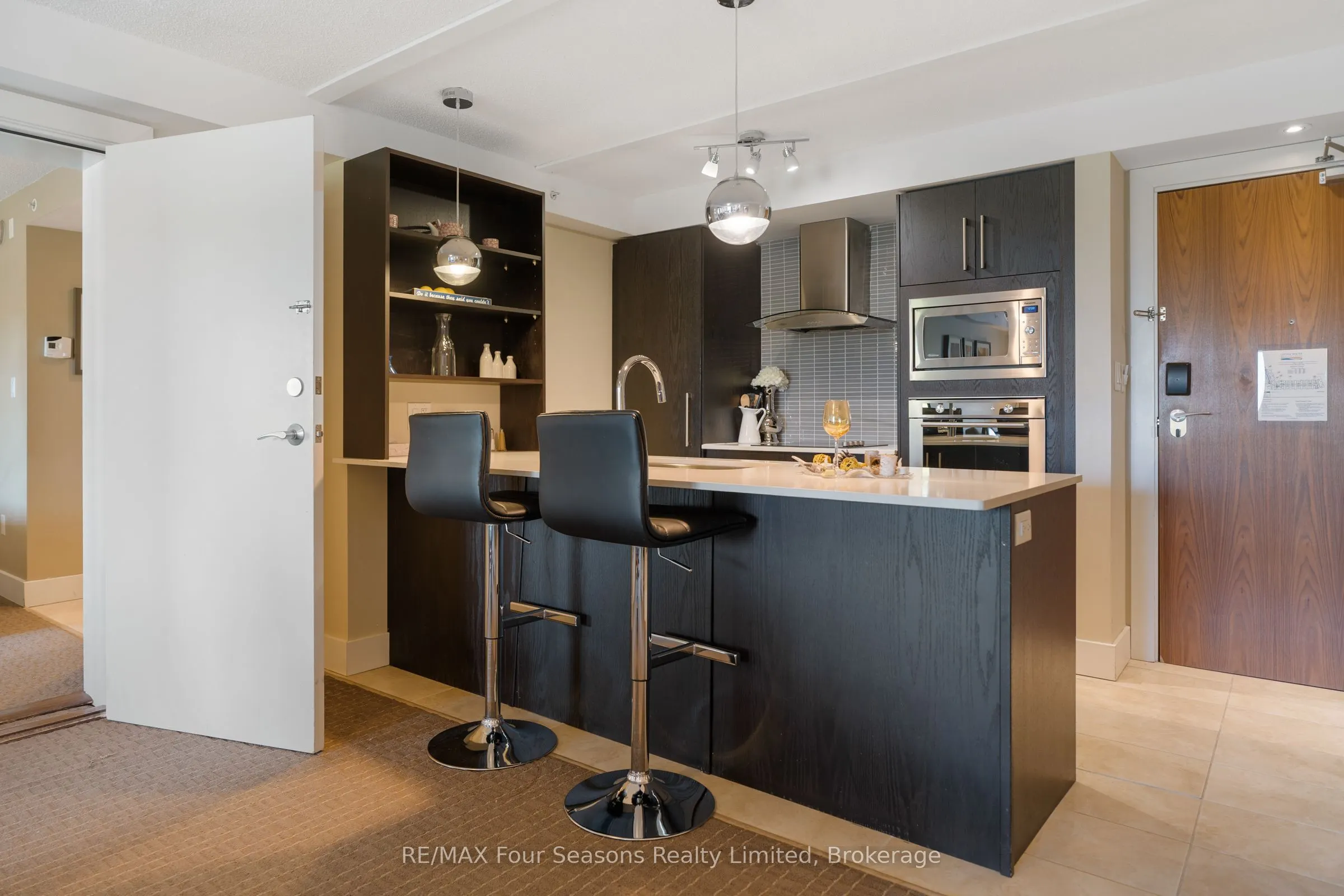 9 Harbour Street E, #6210/6212
