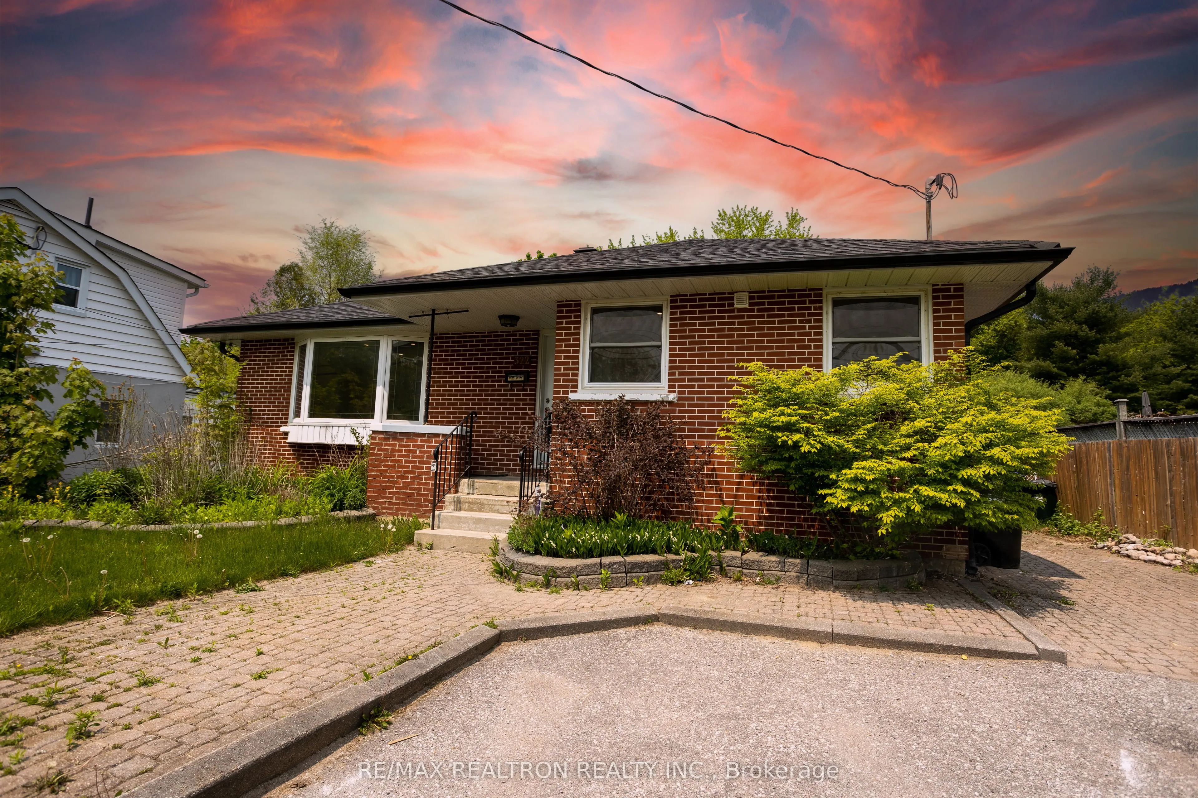 322 Shanty Bay Road, #Main