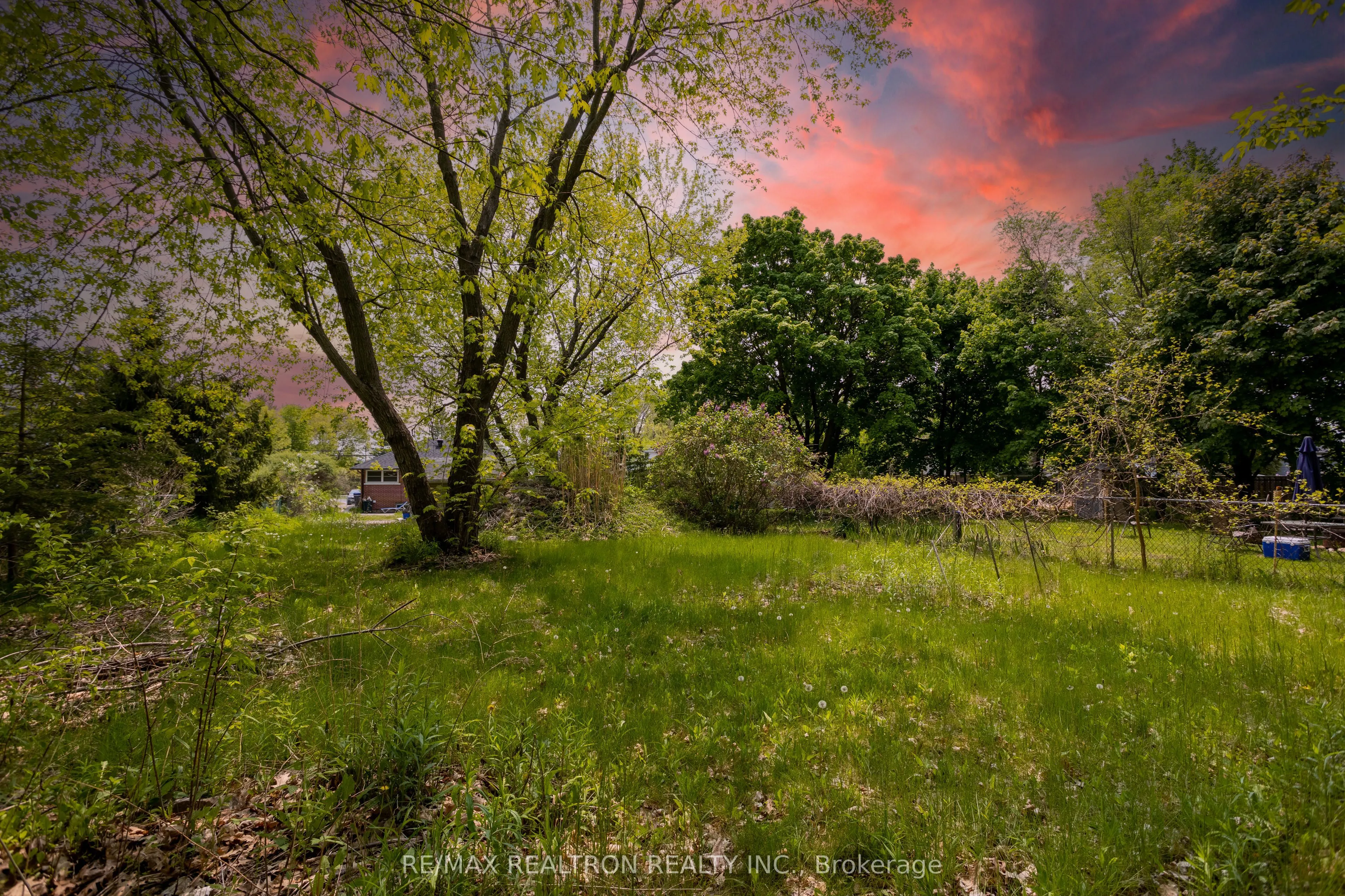 322 Shanty Bay Road, #Main