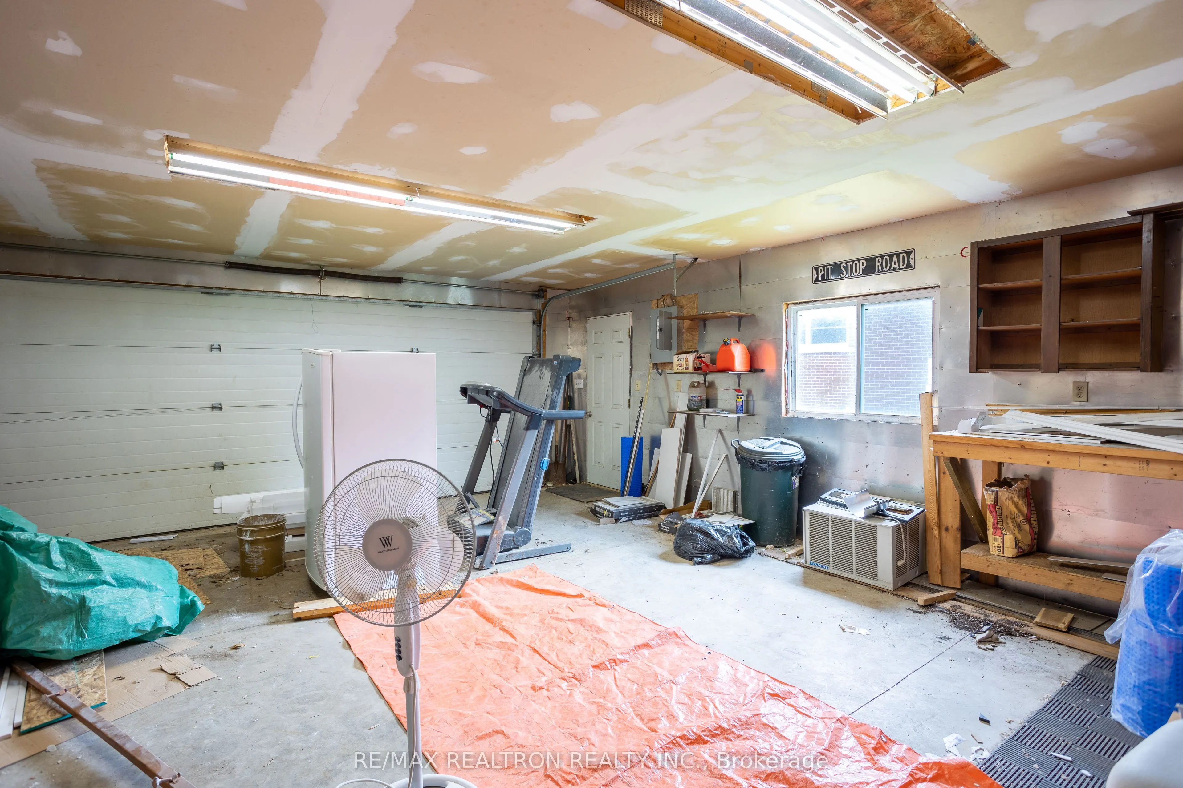 322 Shanty Bay Road, #Main