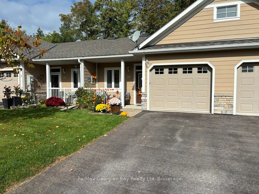 10 MAPLE Court