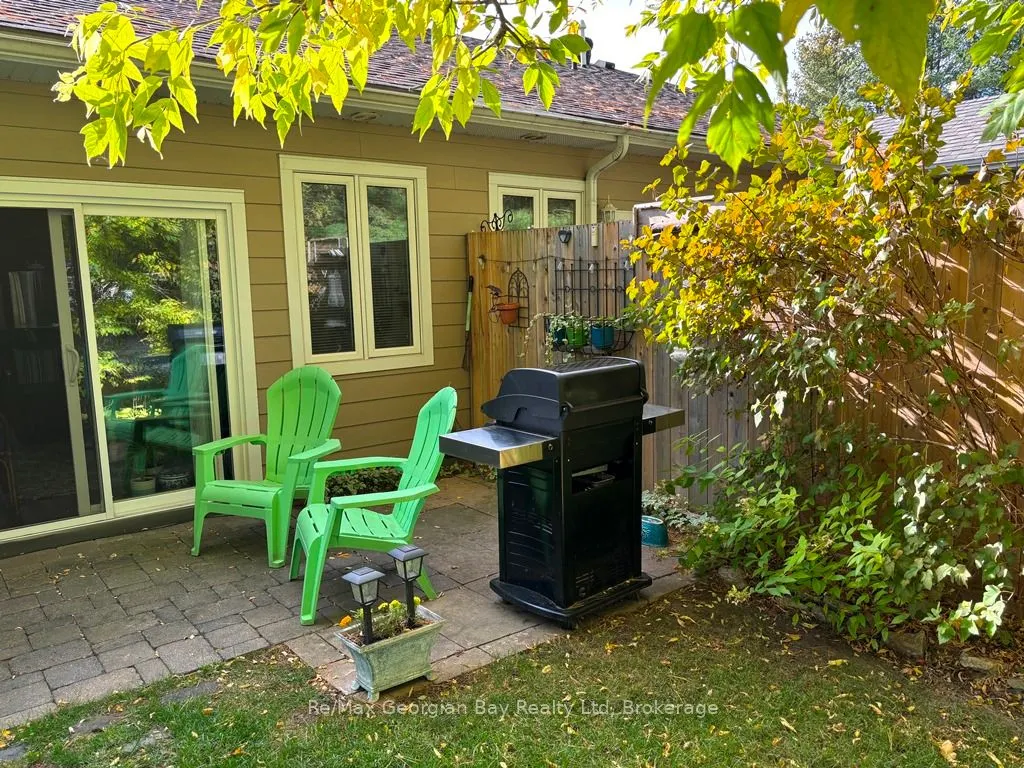 10 MAPLE Court