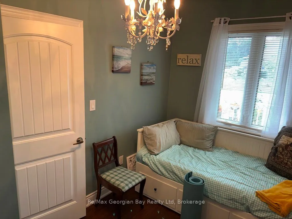 10 MAPLE Court
