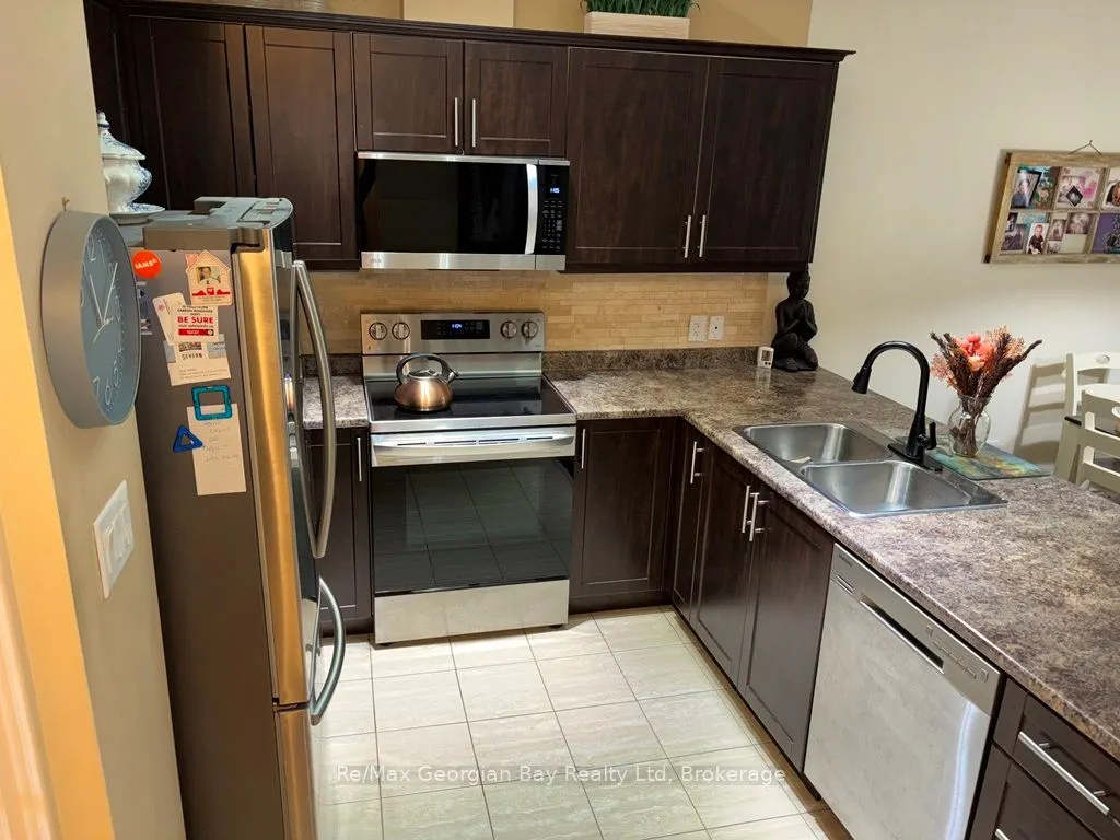 10 MAPLE Court