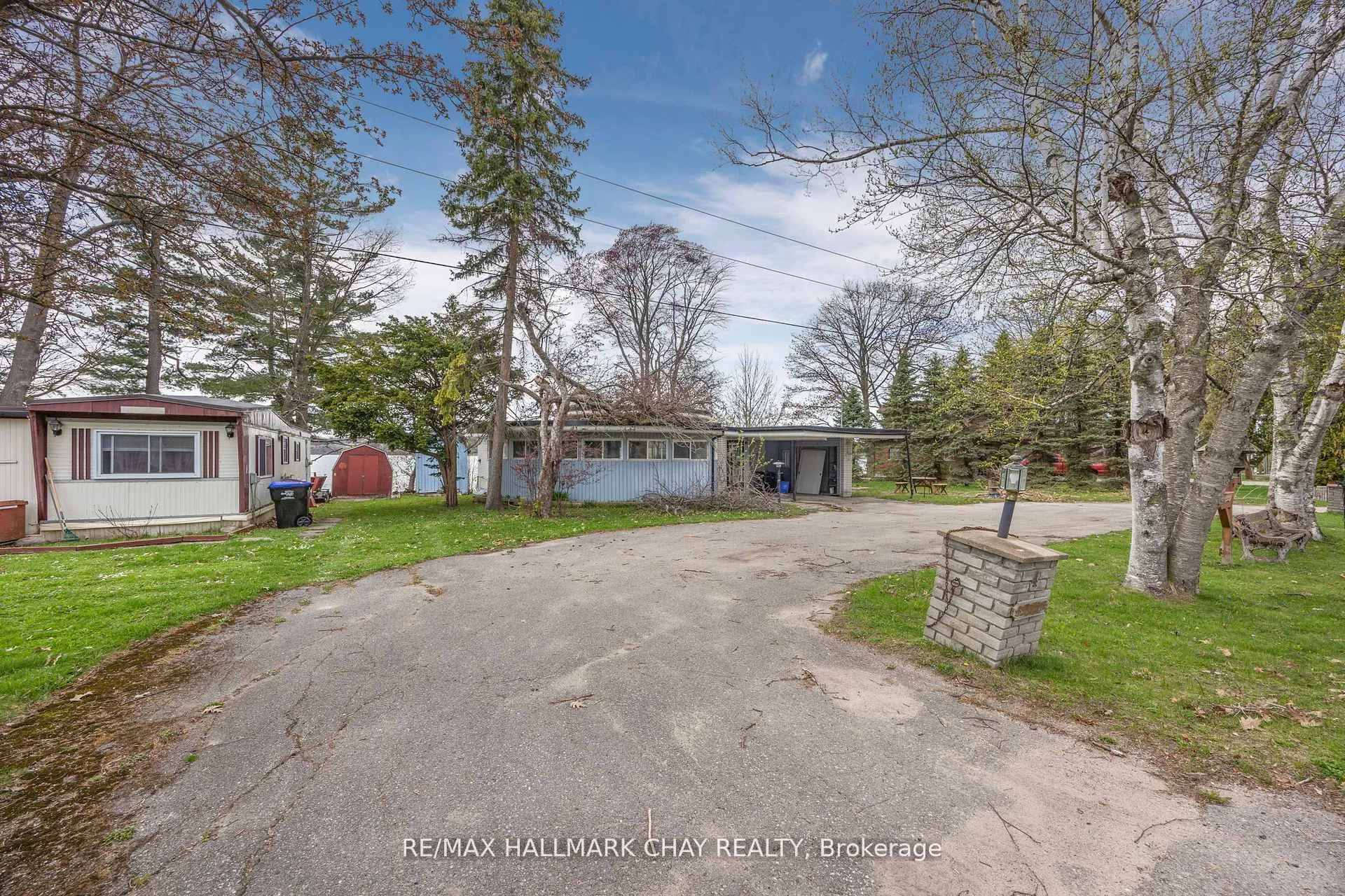 4 Lakeshore Road