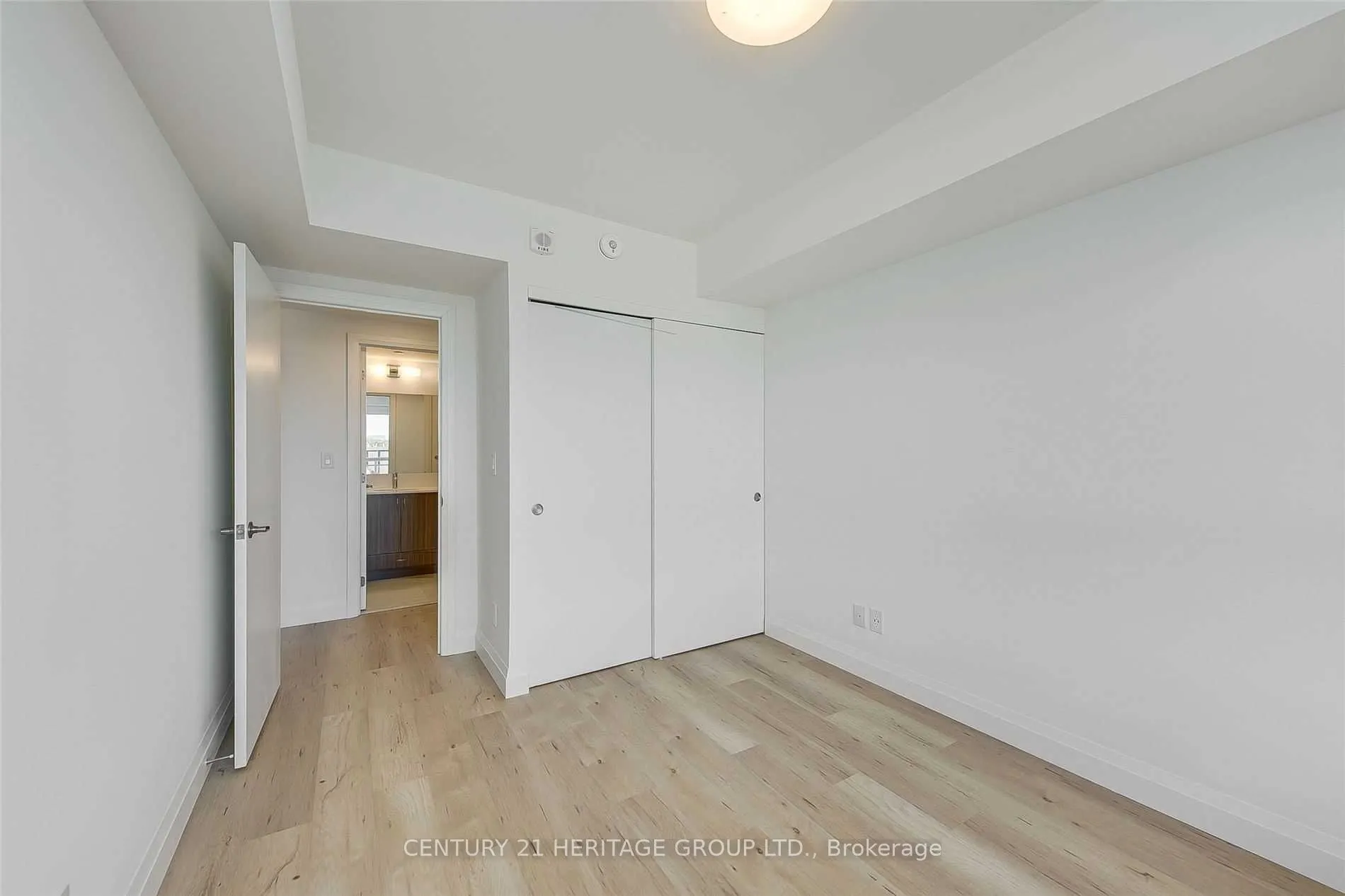 58 Lakeside Terrace, #808