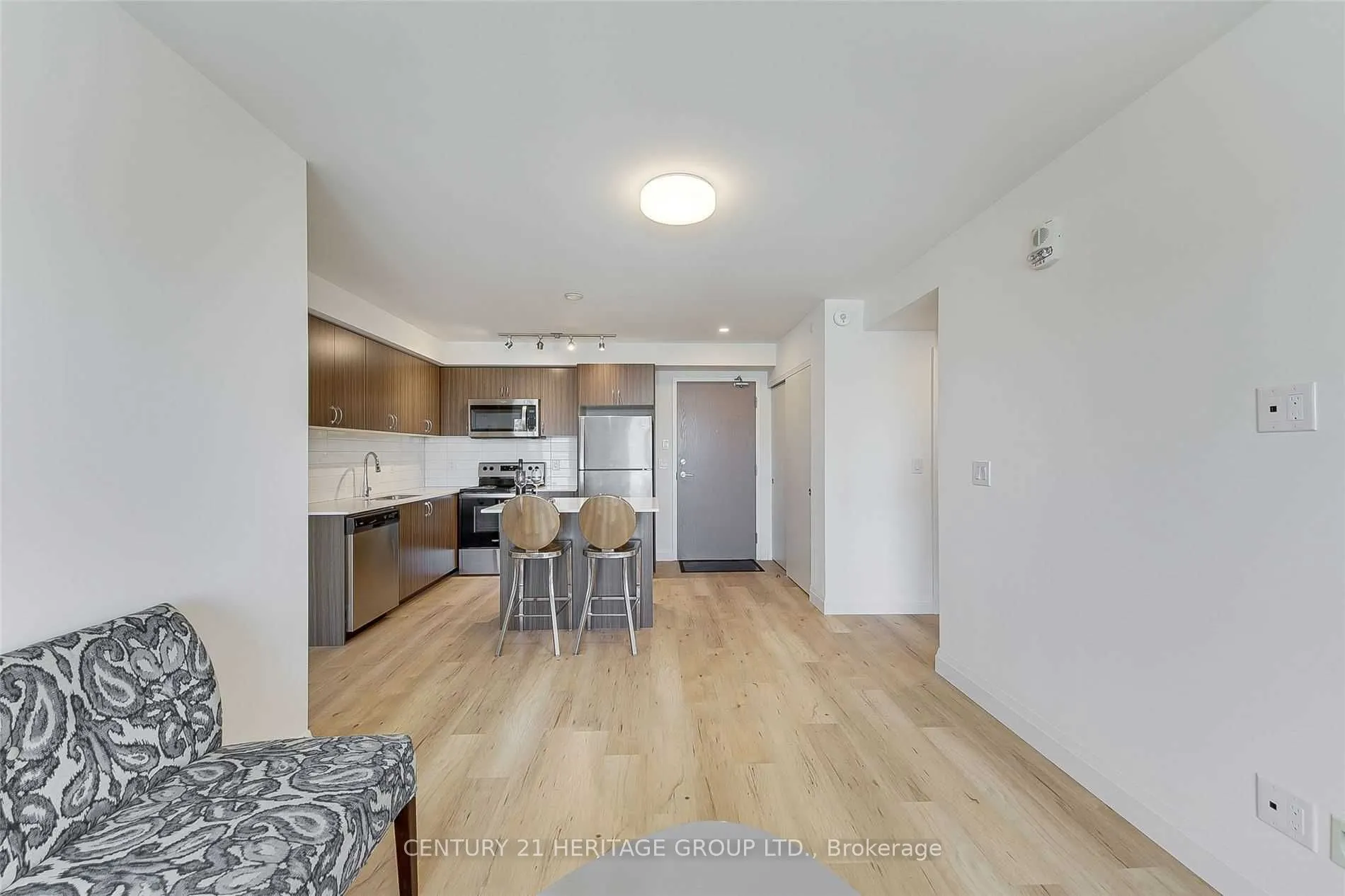58 Lakeside Terrace, #808