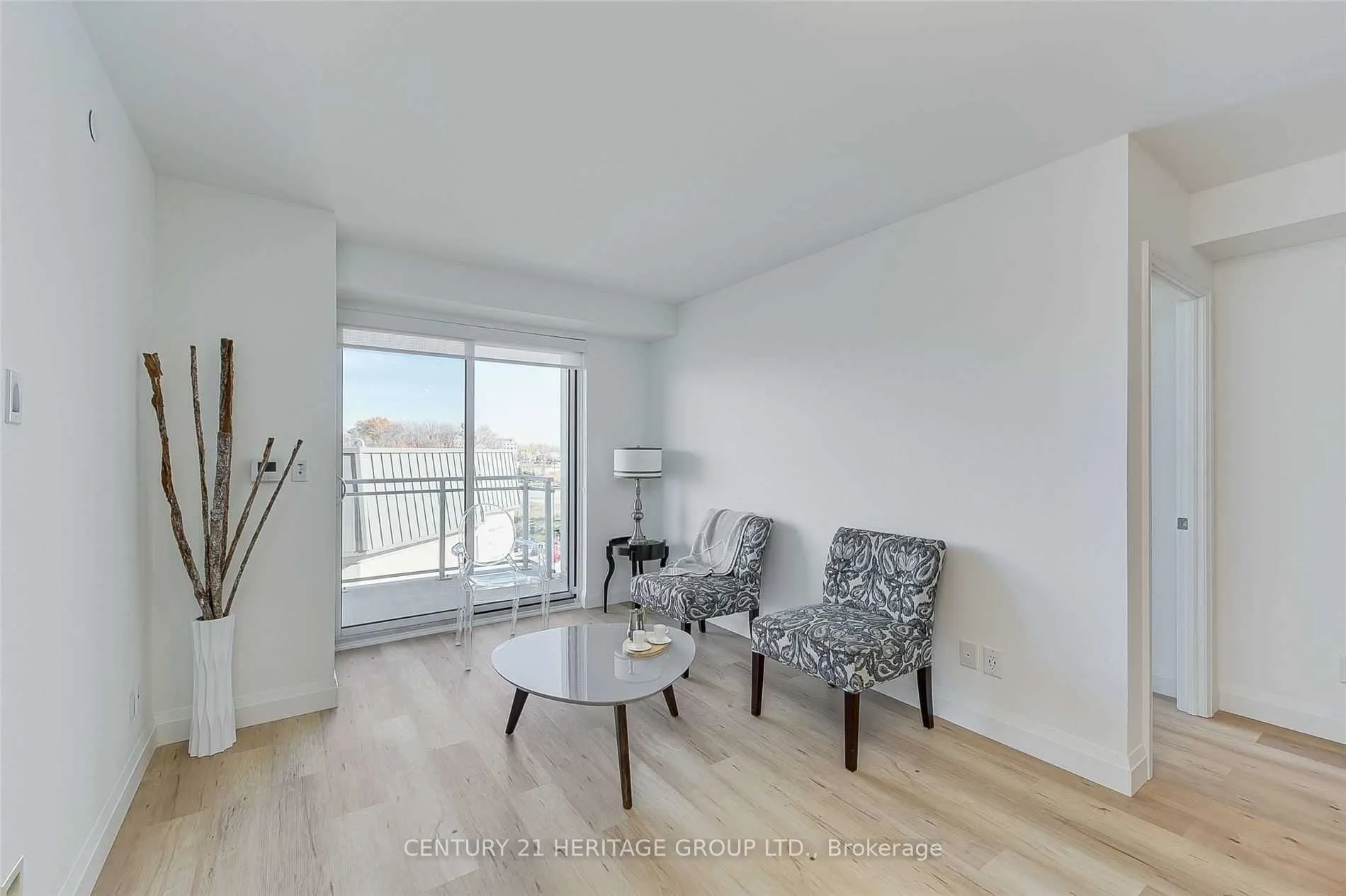 58 Lakeside Terrace, #808