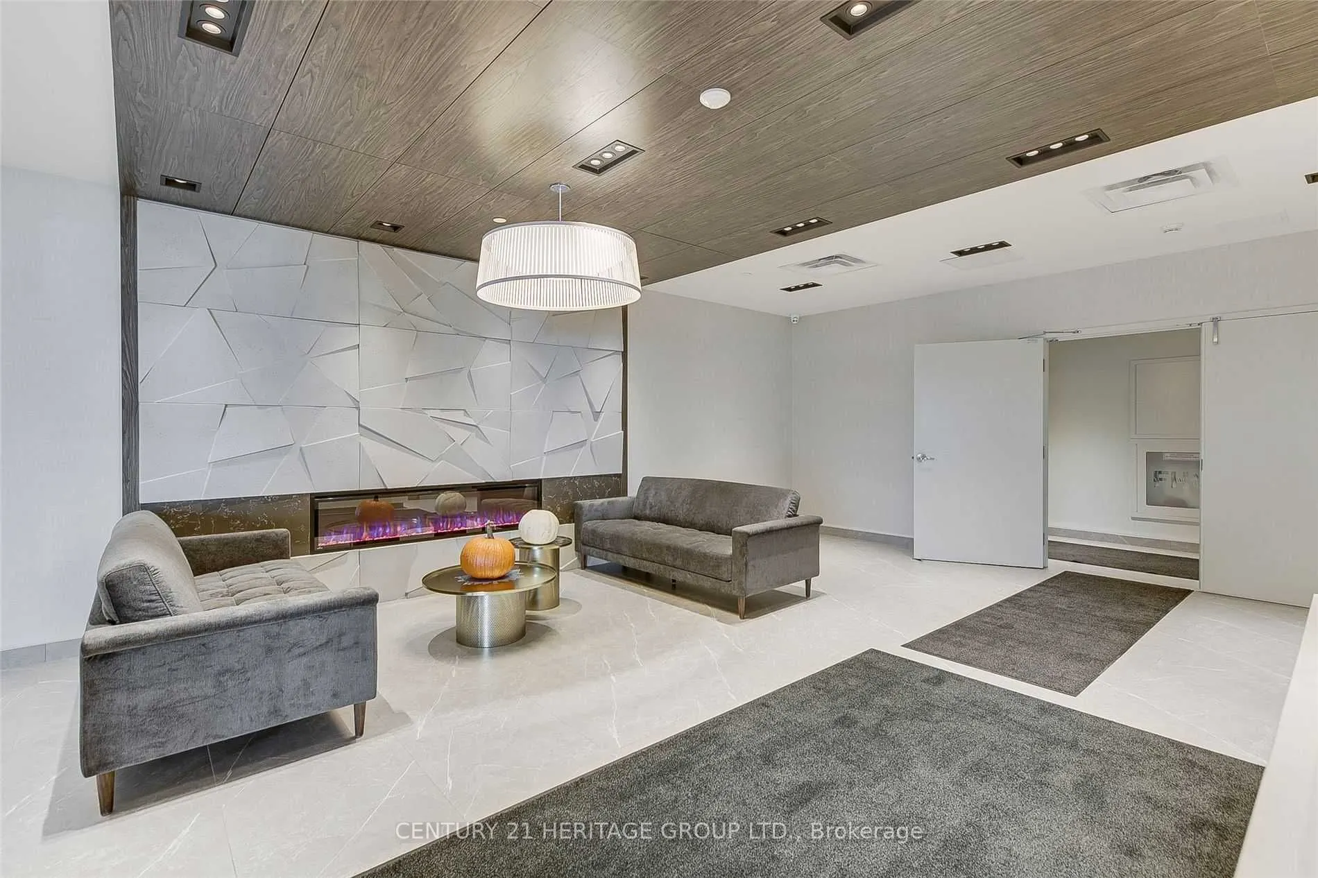 58 Lakeside Terrace, #808