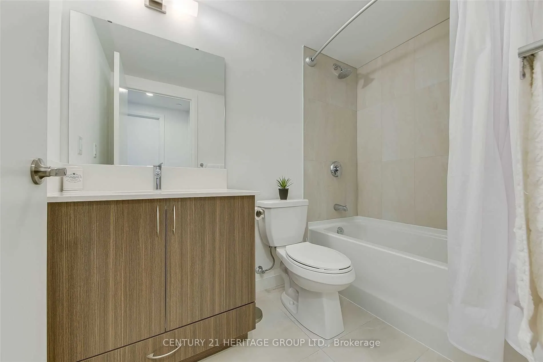 58 Lakeside Terrace, #808