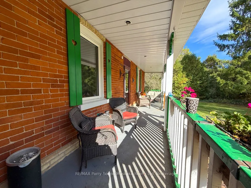 1862 Division Road W