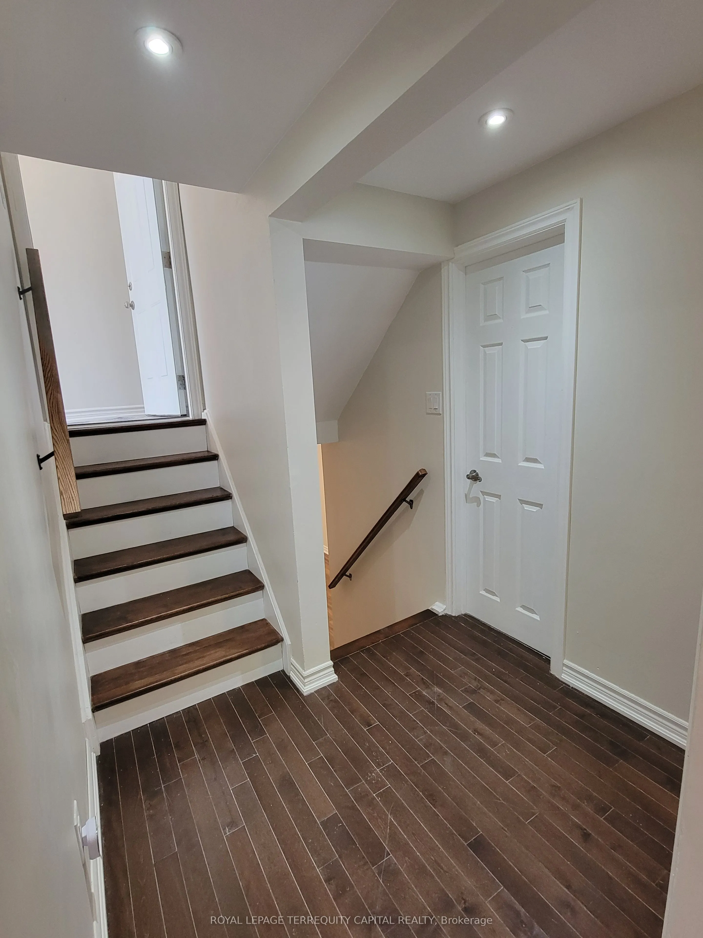 20 Mowat Crescent, #Lower