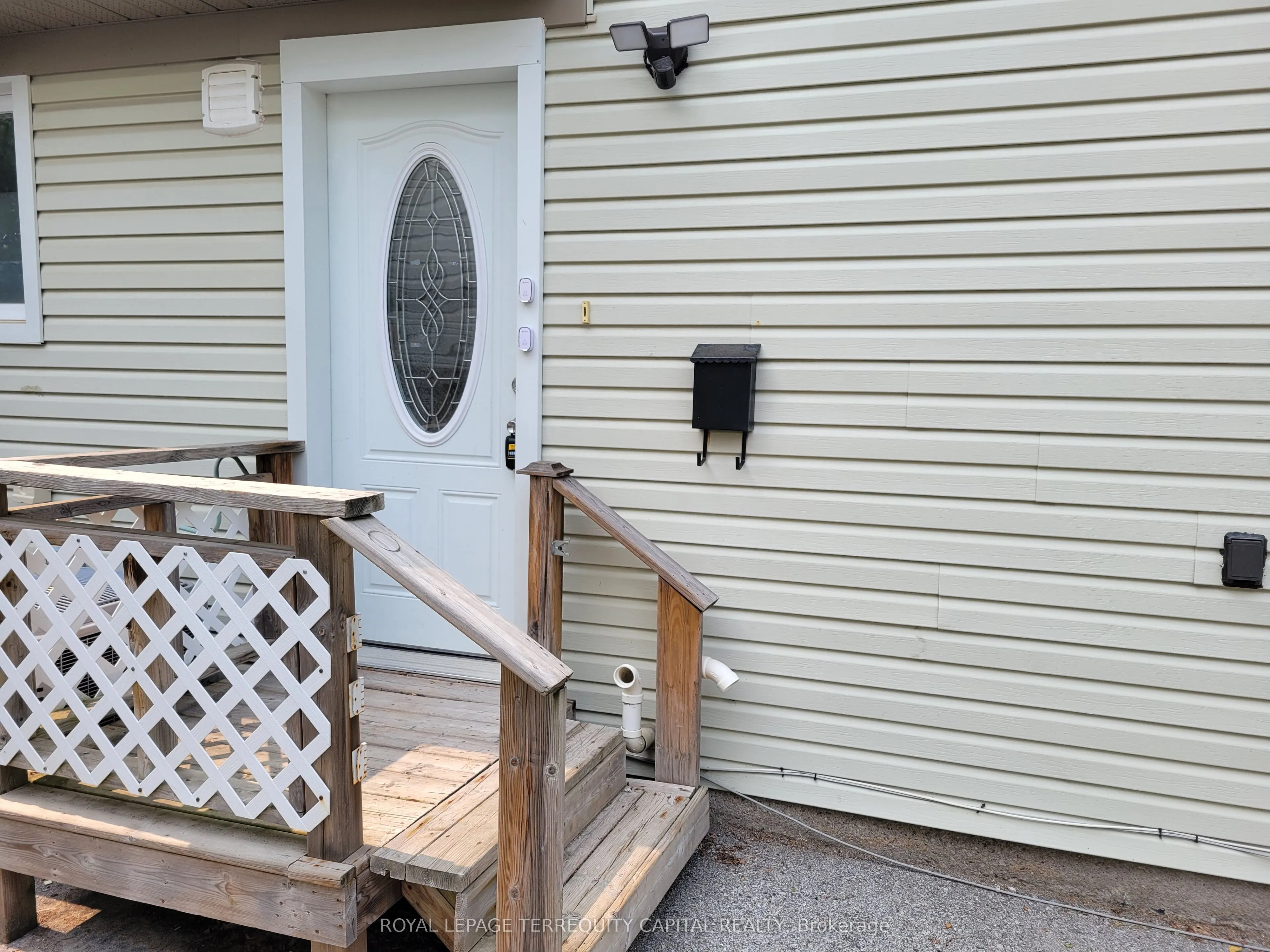 20 Mowat Crescent, #Lower