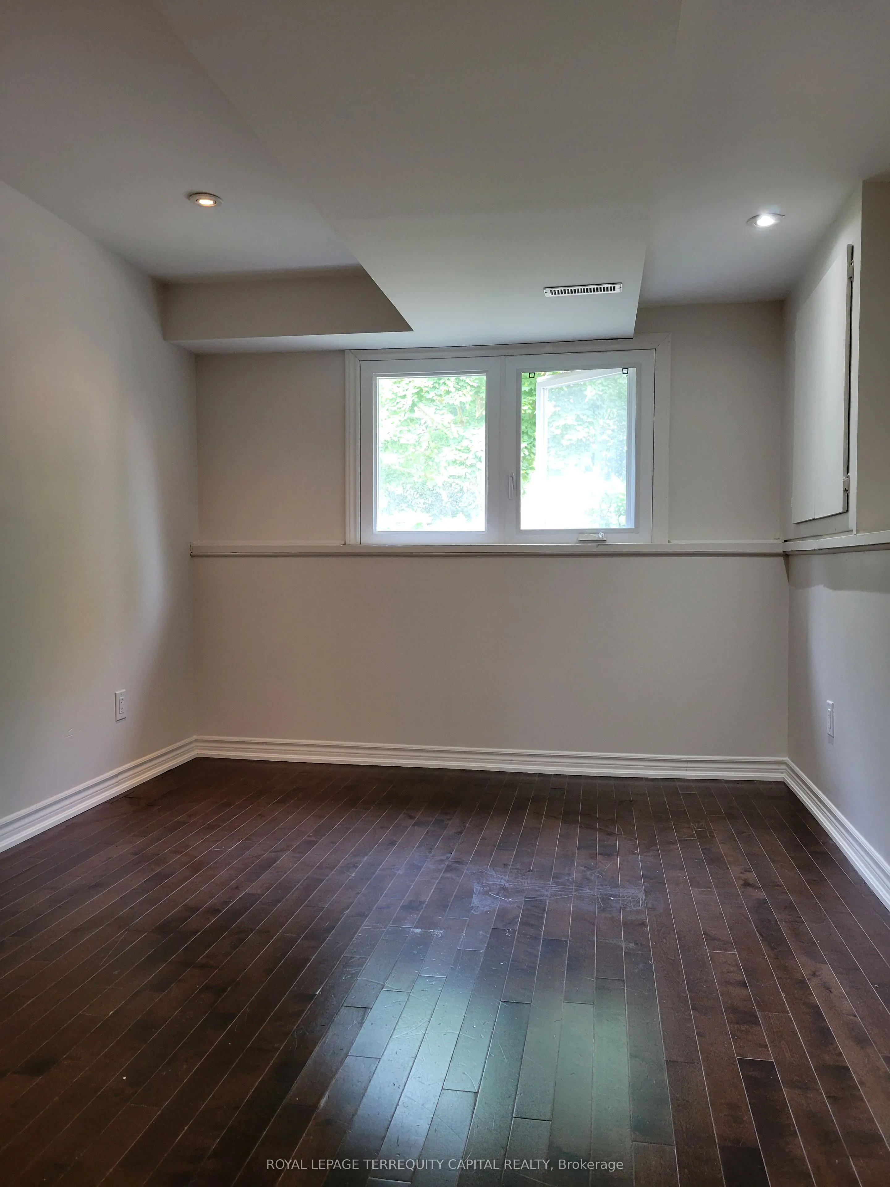 20 Mowat Crescent, #Lower