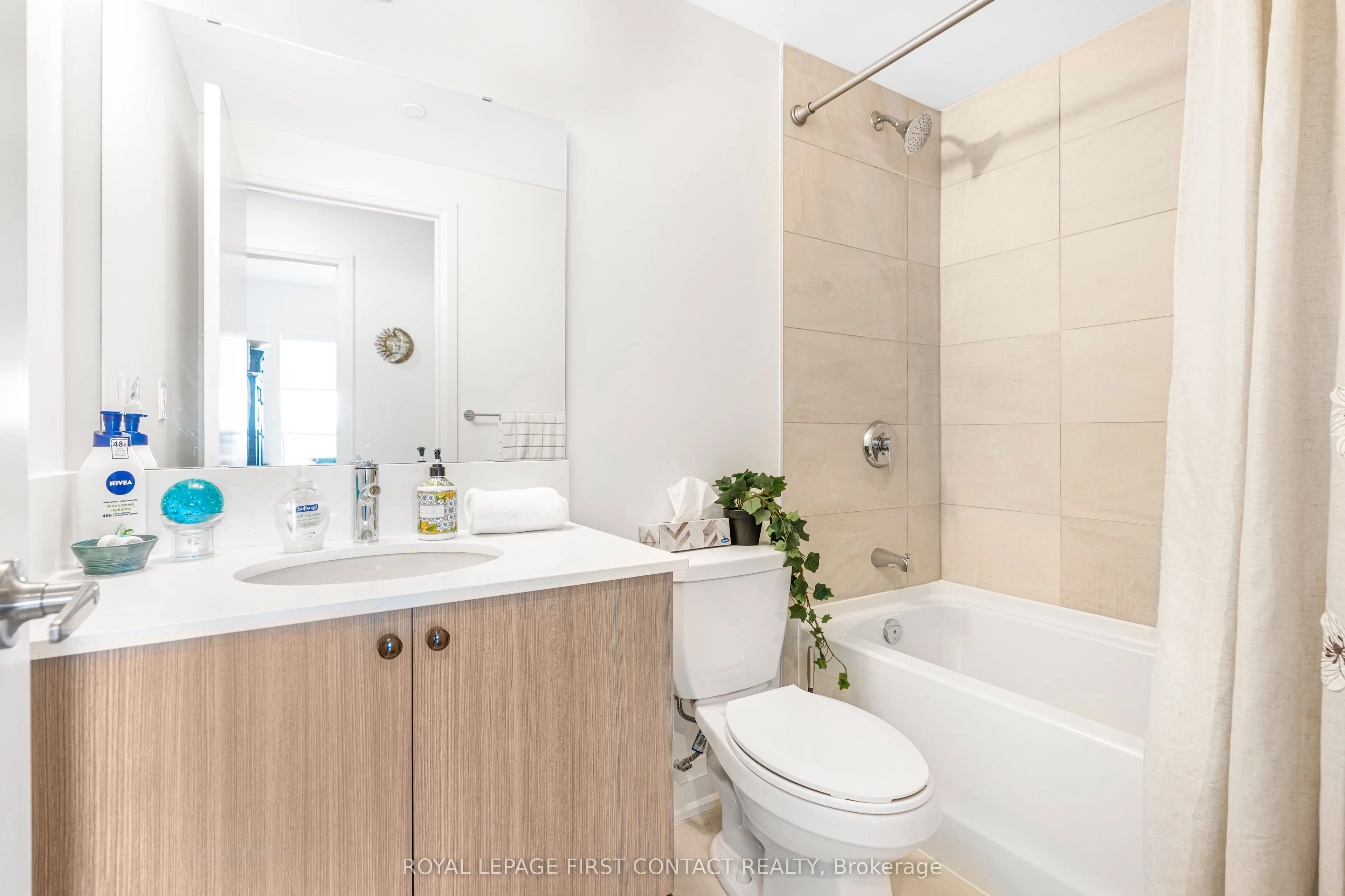 58 LAKESIDE Terrace, #1106
